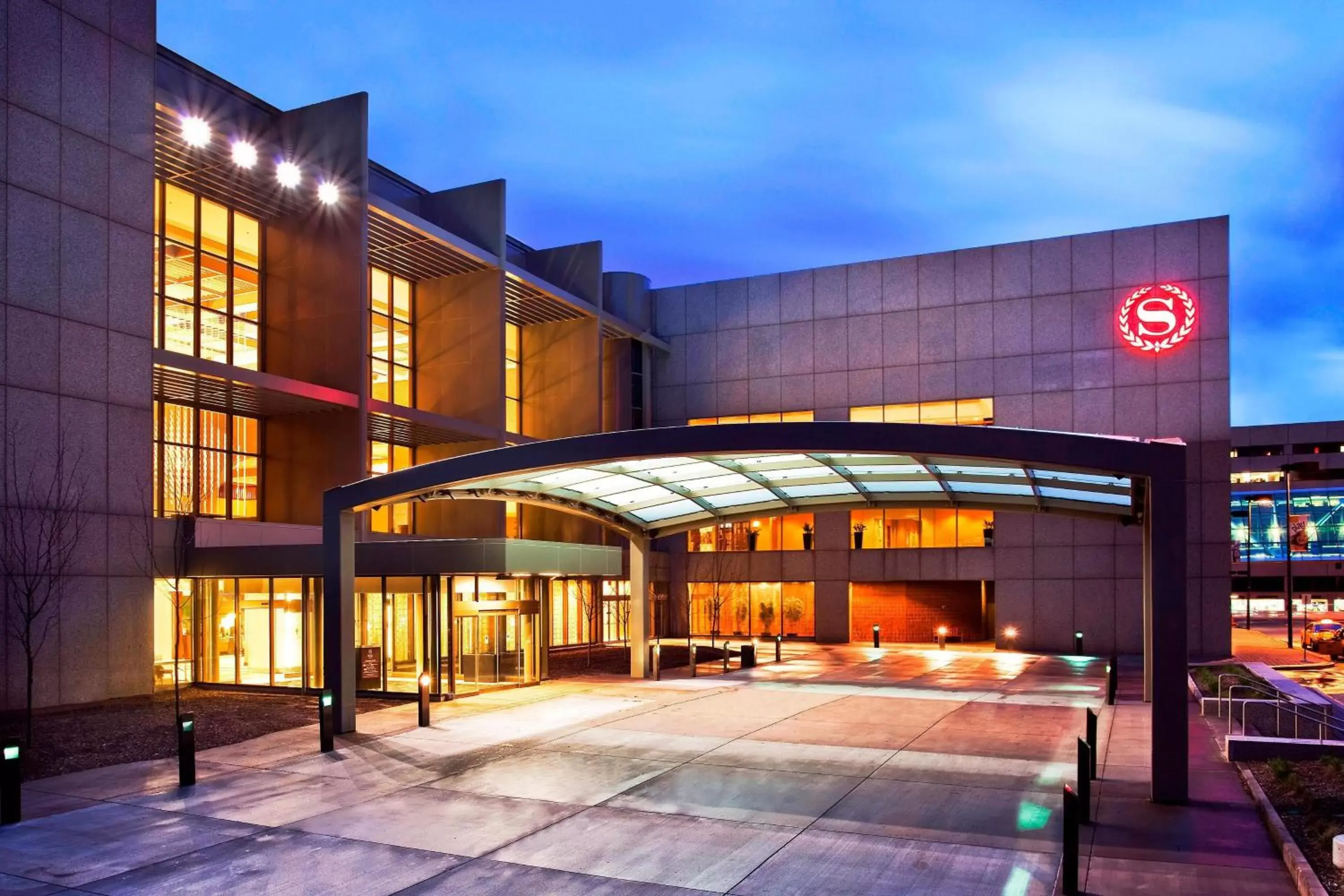 Property Building in Sheraton Kansas City Hotel at Crown Center