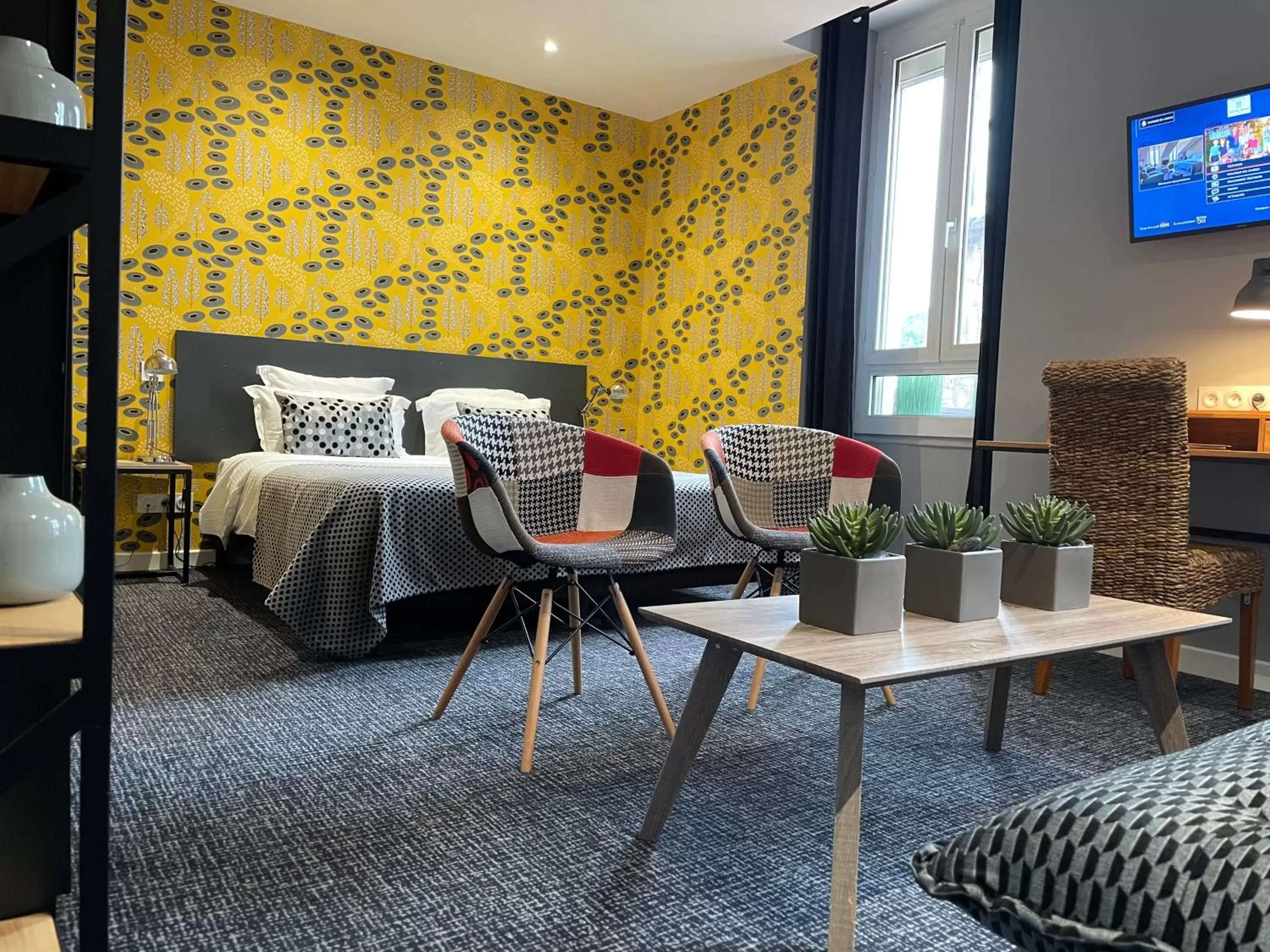 Bedroom, Seating Area in Le Nouvel Hôtel