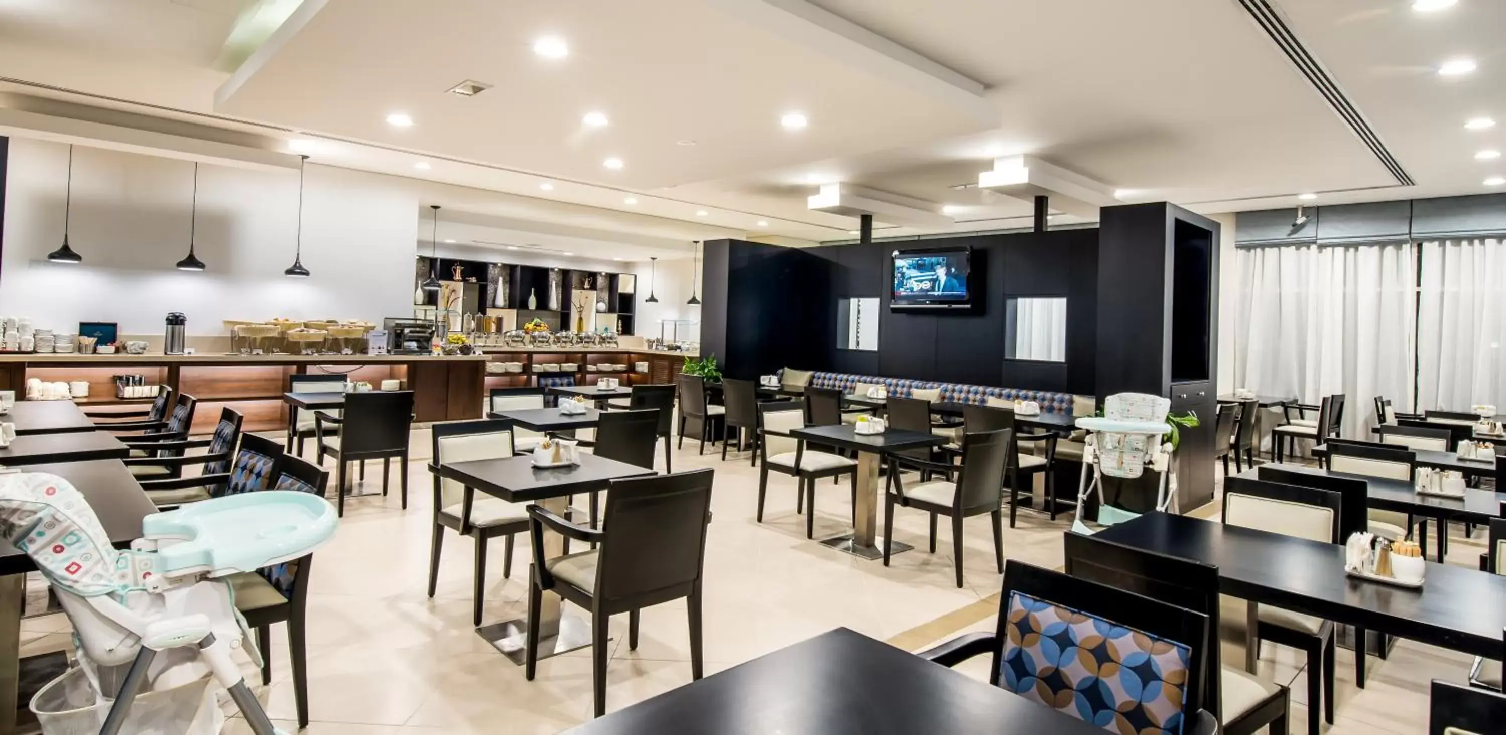 Restaurant/Places to Eat in Holiday Inn Express Dubai, Jumeirah, an IHG Hotel