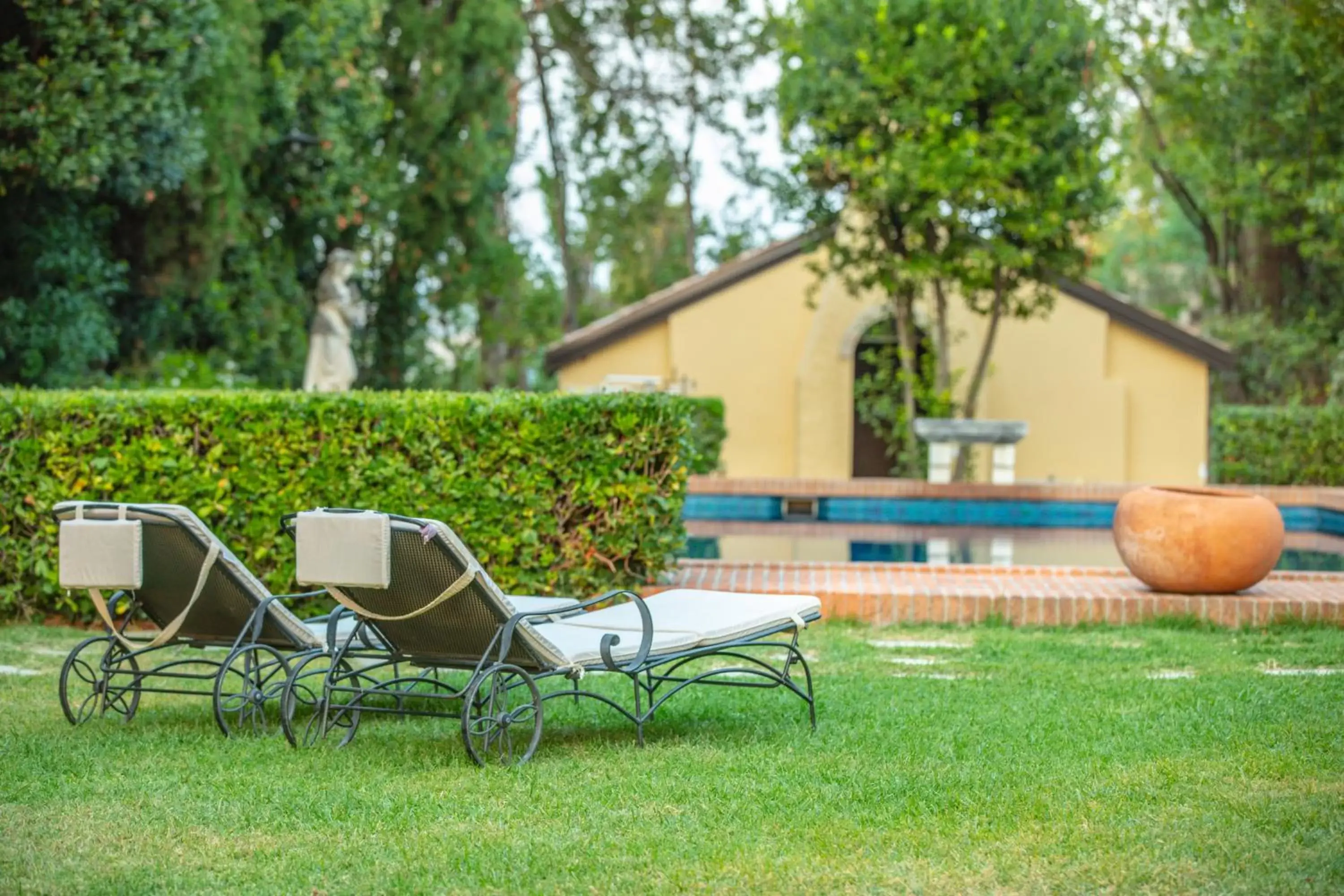 Garden, Swimming Pool in La Loggia Historic Resort