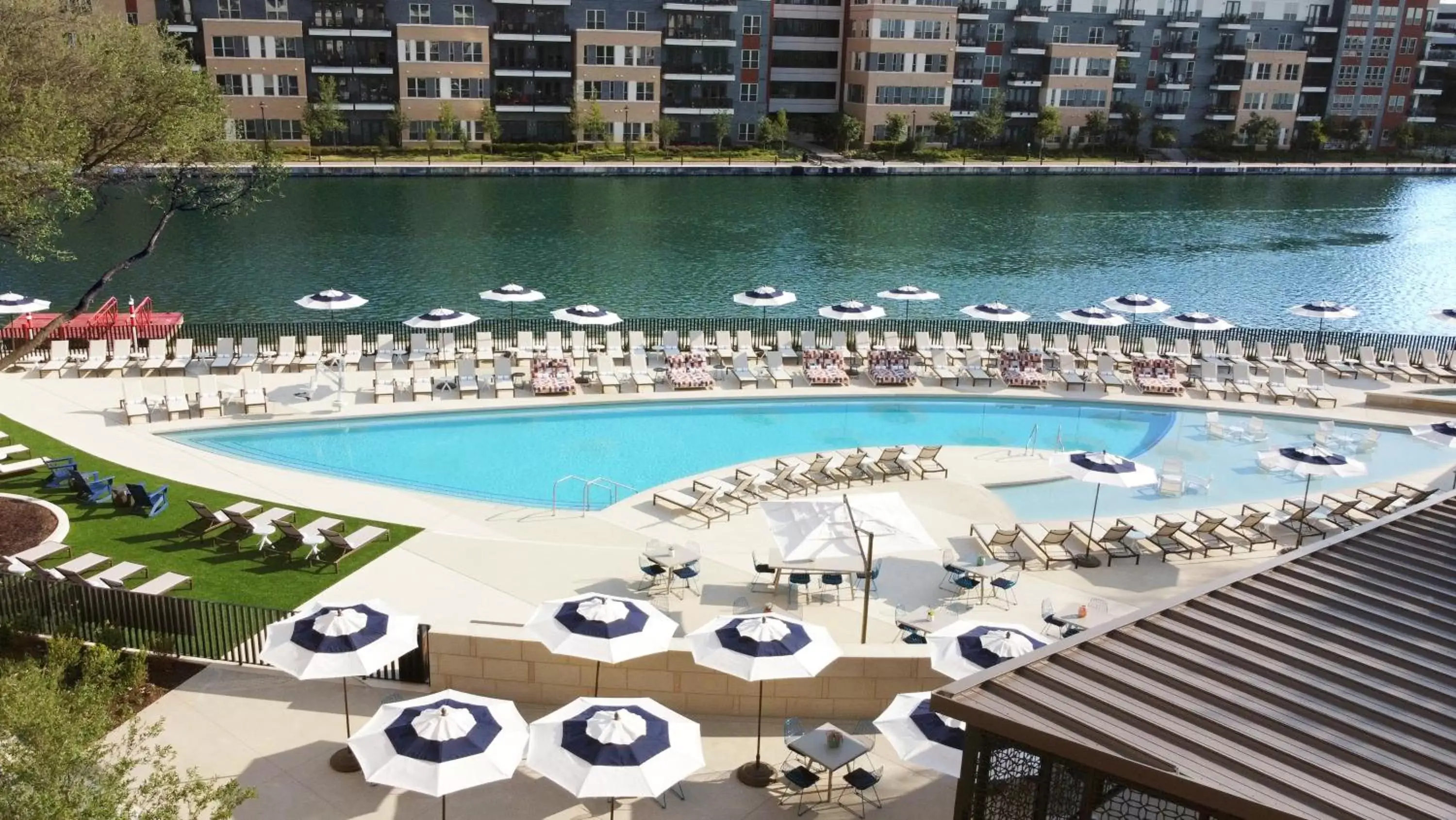 Swimming pool, Pool View in Omni Las Colinas Hotel