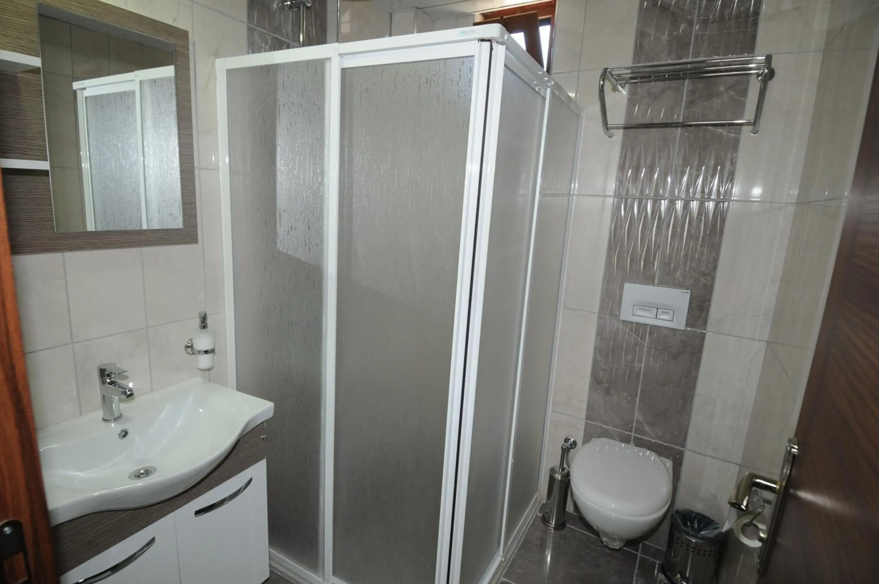 Shower, Bathroom in Bellamaritimo Hotel