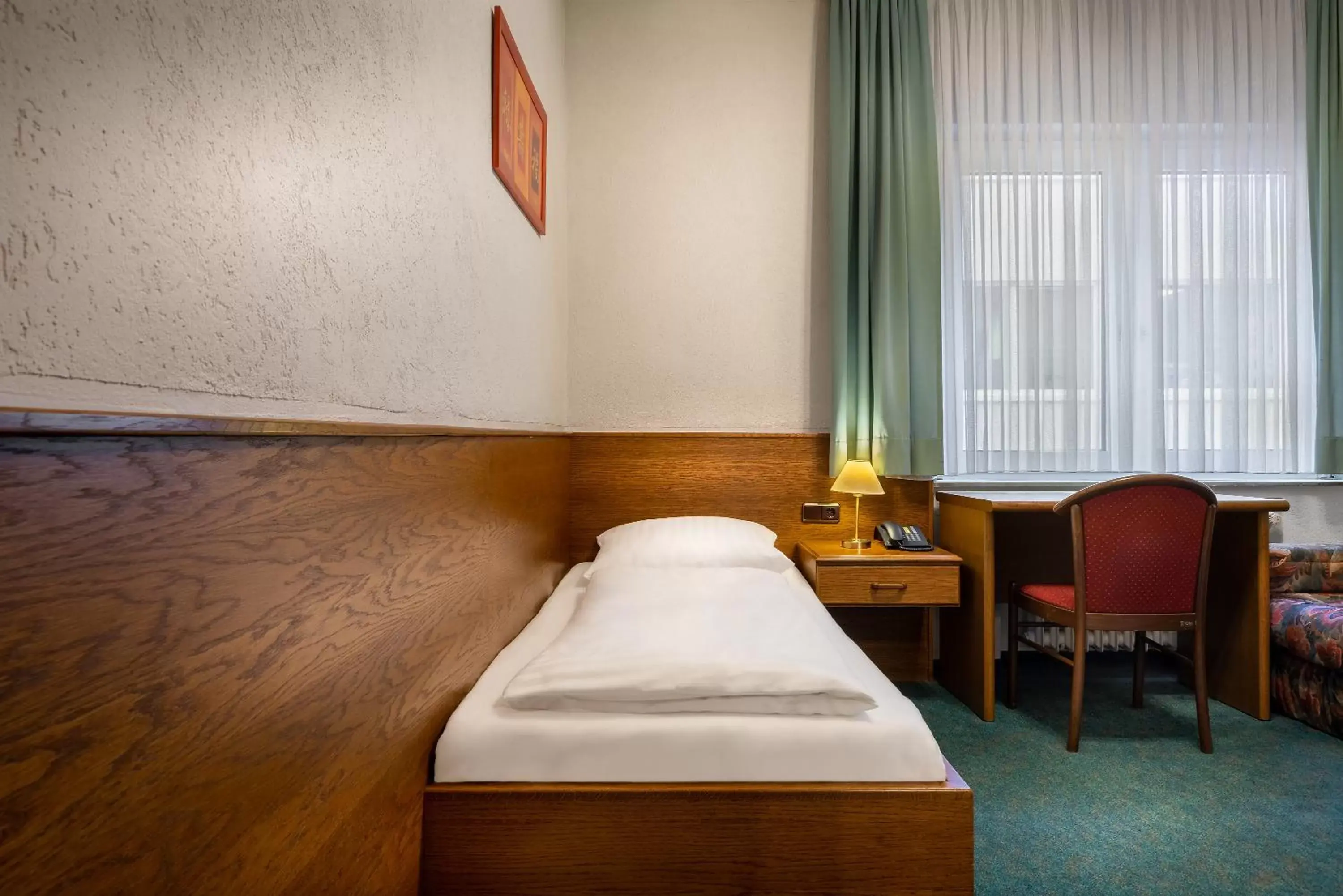 Photo of the whole room, Bed in Novum Hotel Engelbertz