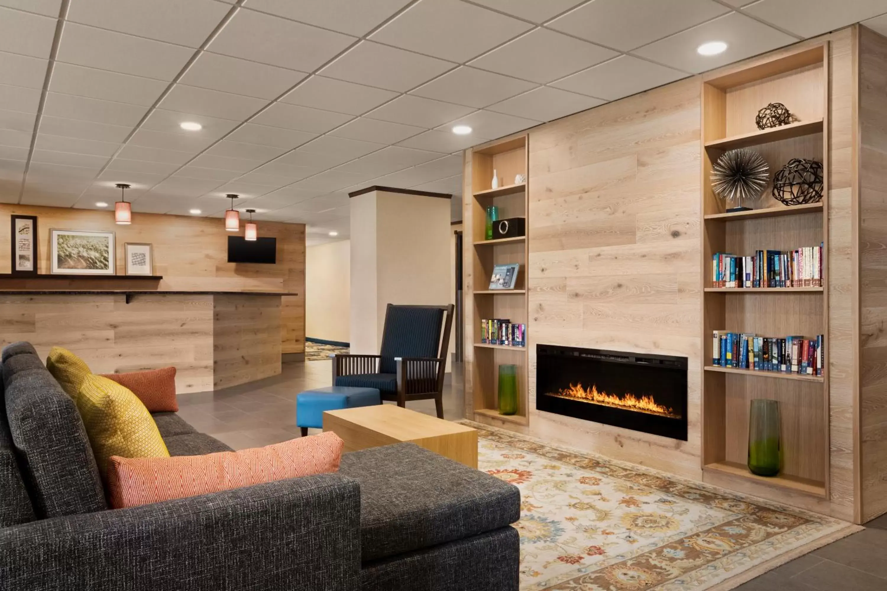 Lobby or reception, Seating Area in Country Inn & Suites by Radisson, Mt. Pleasant-Racine West, WI