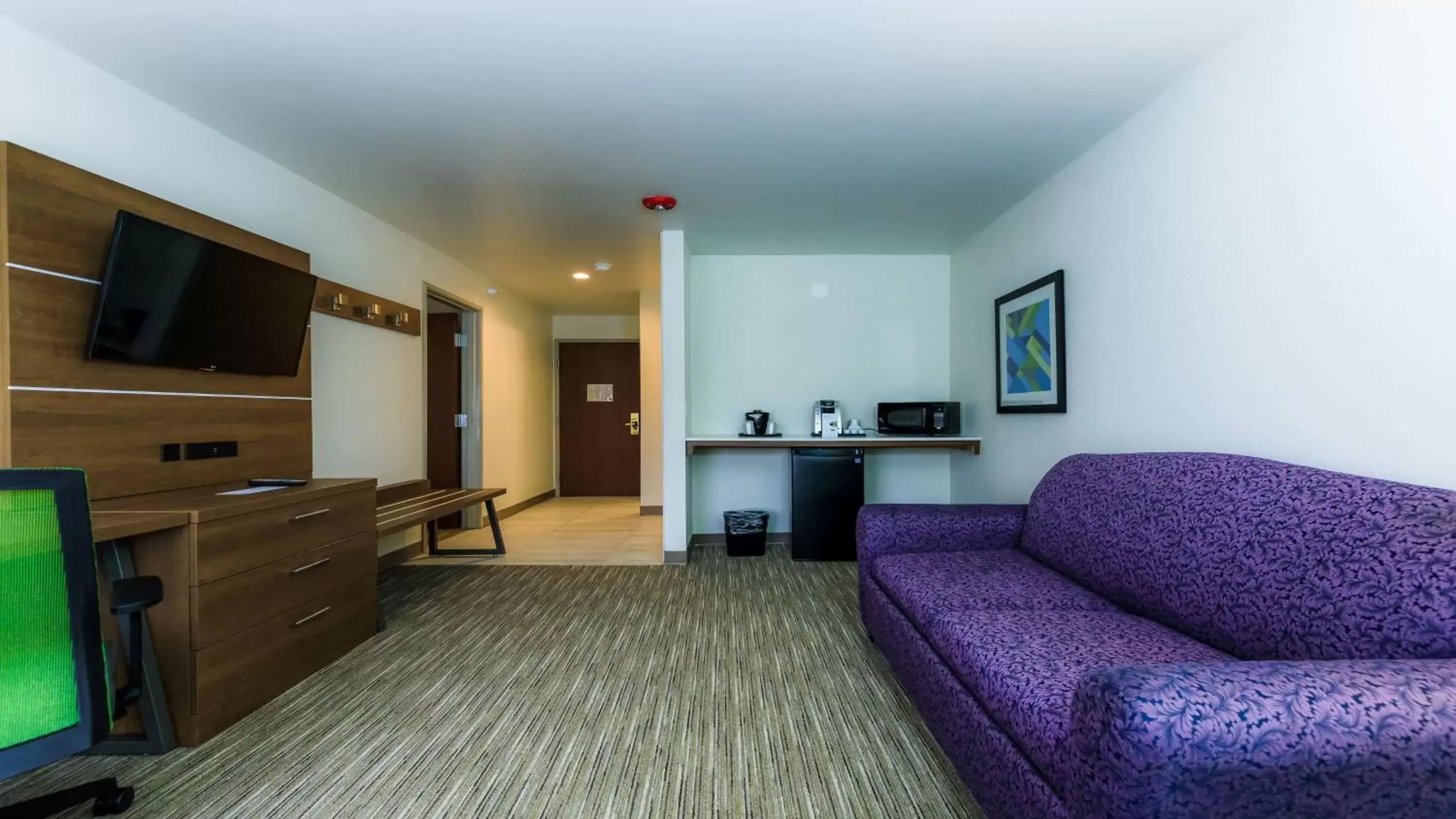 Photo of the whole room in Holiday Inn Express Osage Beach - Lake of the Ozarks by IHG Photo of the whole room in Holiday Inn Express Osage Beach - Lake of the Ozarks by IHG