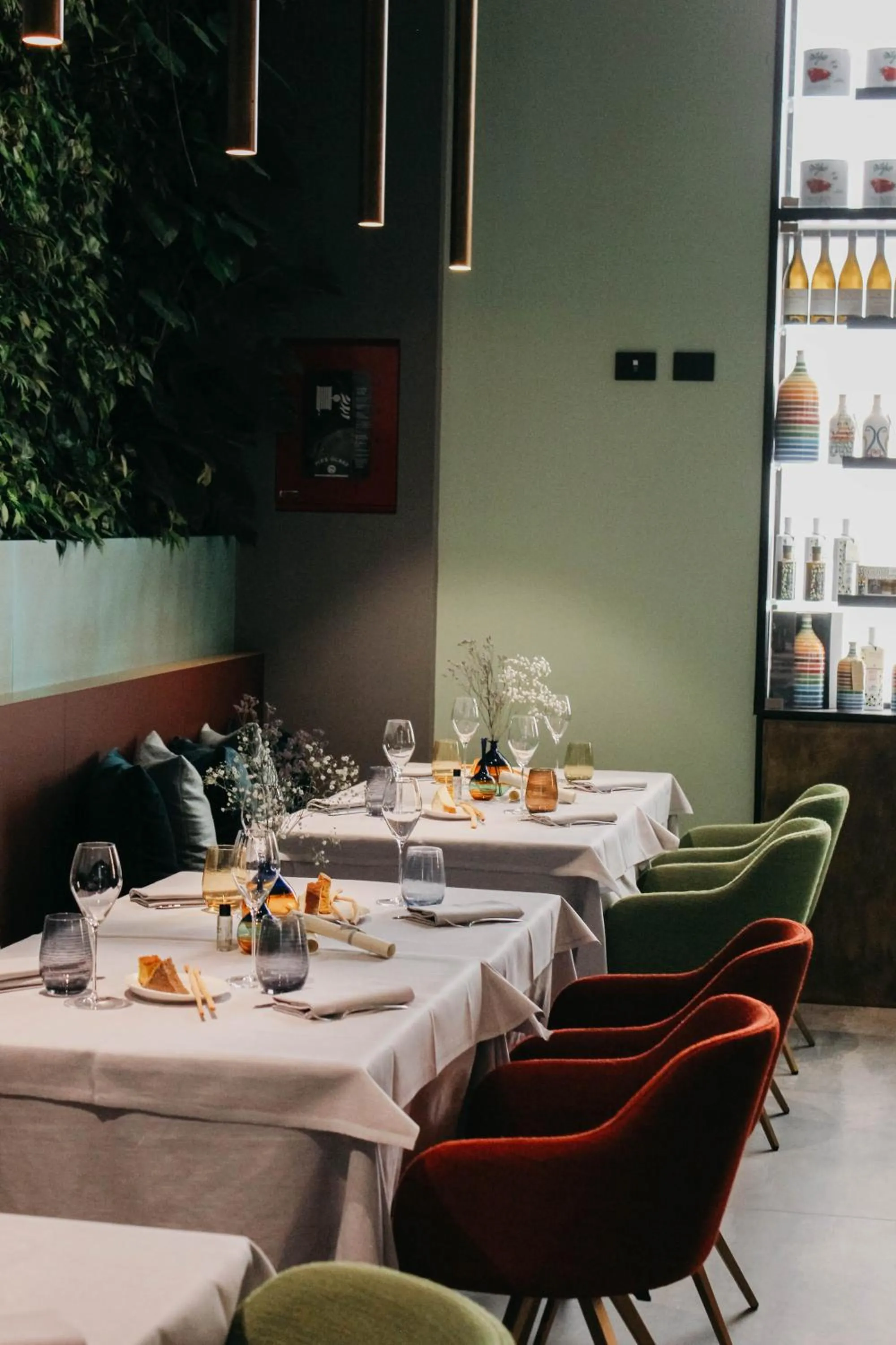 Restaurant/places to eat in J44 Lifestyle Hotel