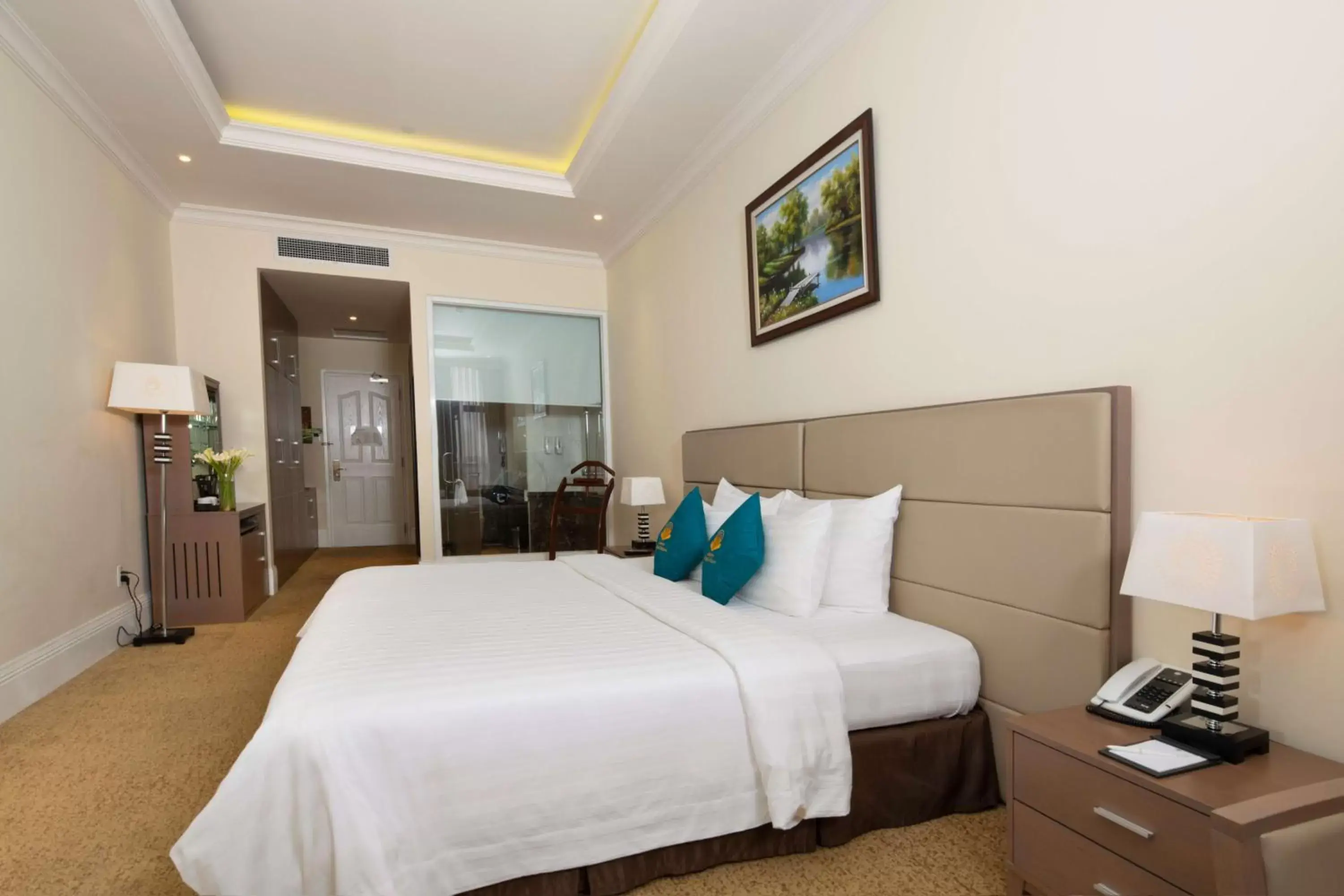 Bed in MerPerle Crystal Palace Bed in MerPerle Crystal Palace