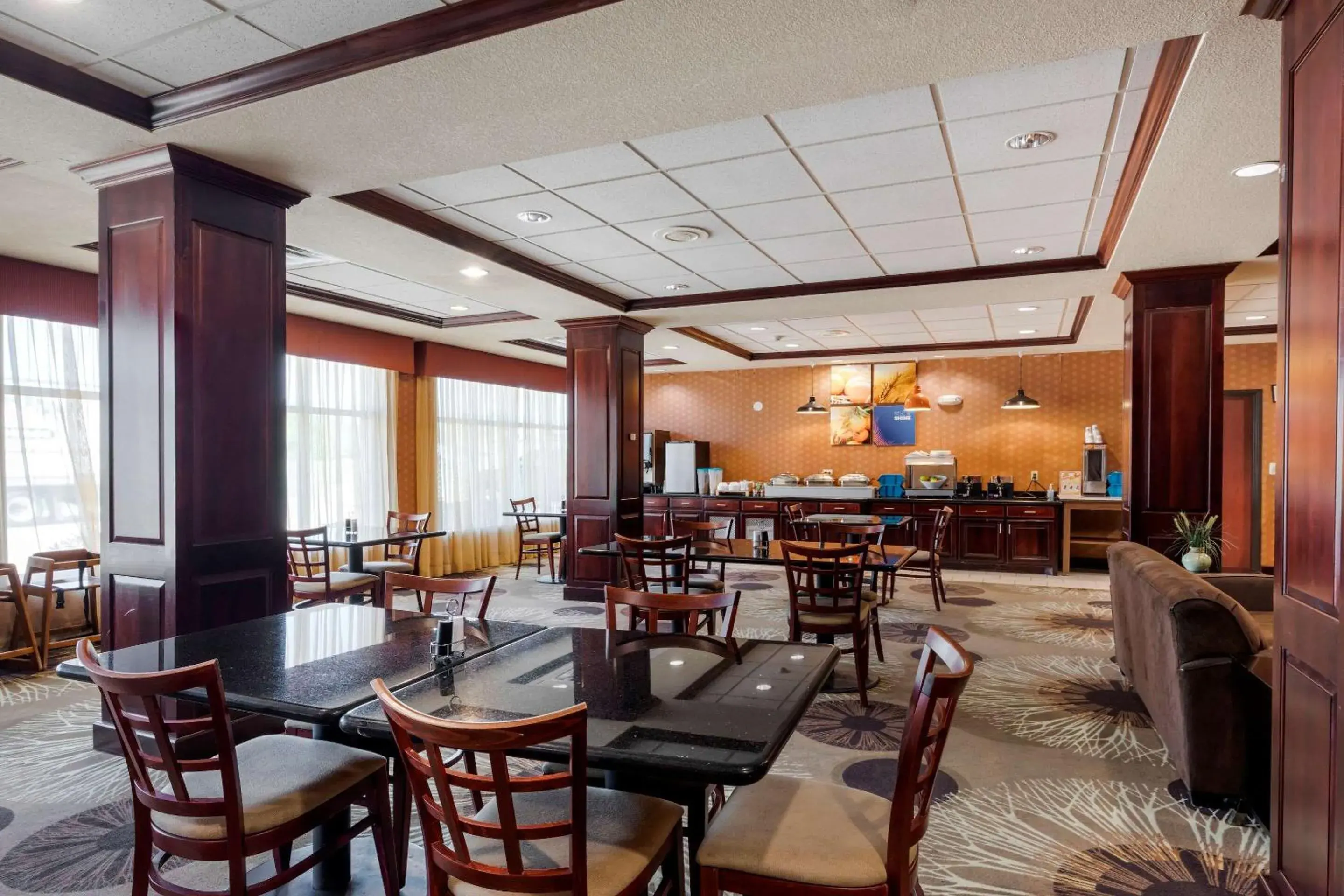 Breakfast, Restaurant/Places to Eat in Comfort Inn & Suites Denison - Lake Texoma