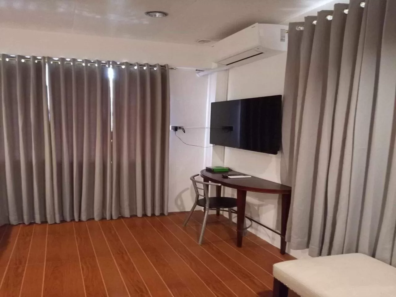 TV and multimedia in Zosimo's Inn