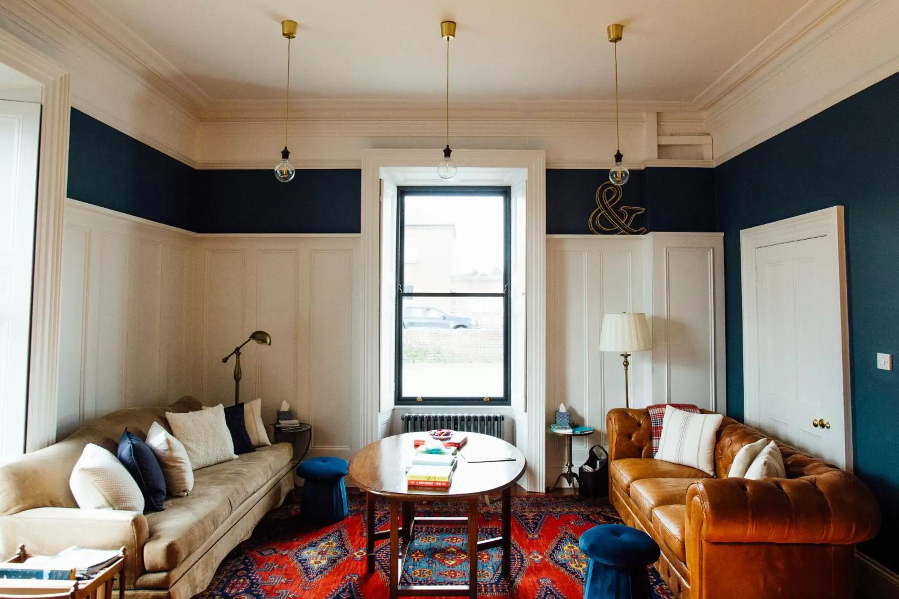 Living room, Seating Area in Tom Blake House