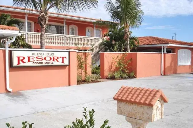 Facade/entrance in Blind Pass Resort Motel Facade/entrance in Blind Pass Resort Motel