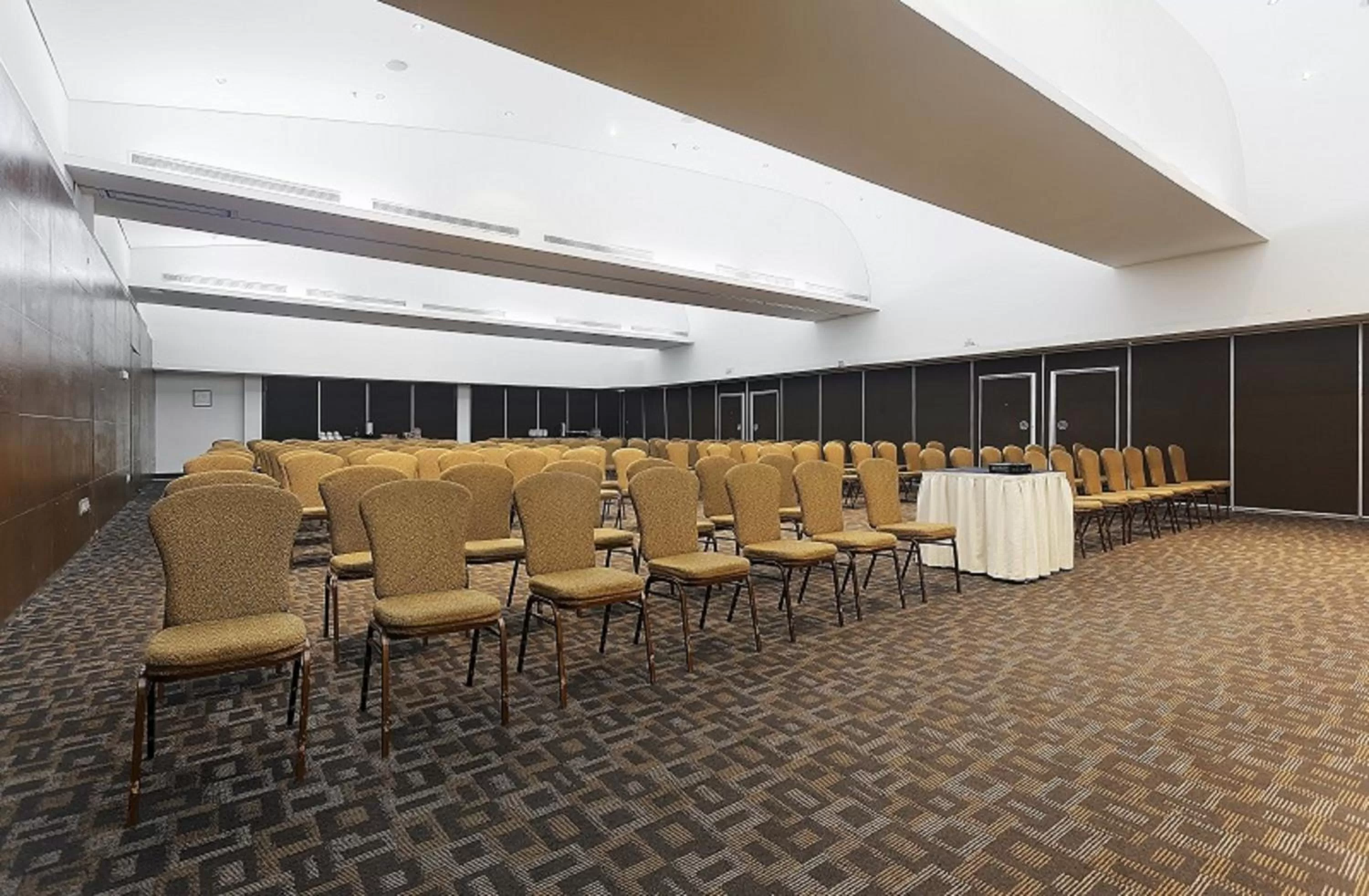 Meeting/conference room in Crowne Plaza Villahermosa by IHG