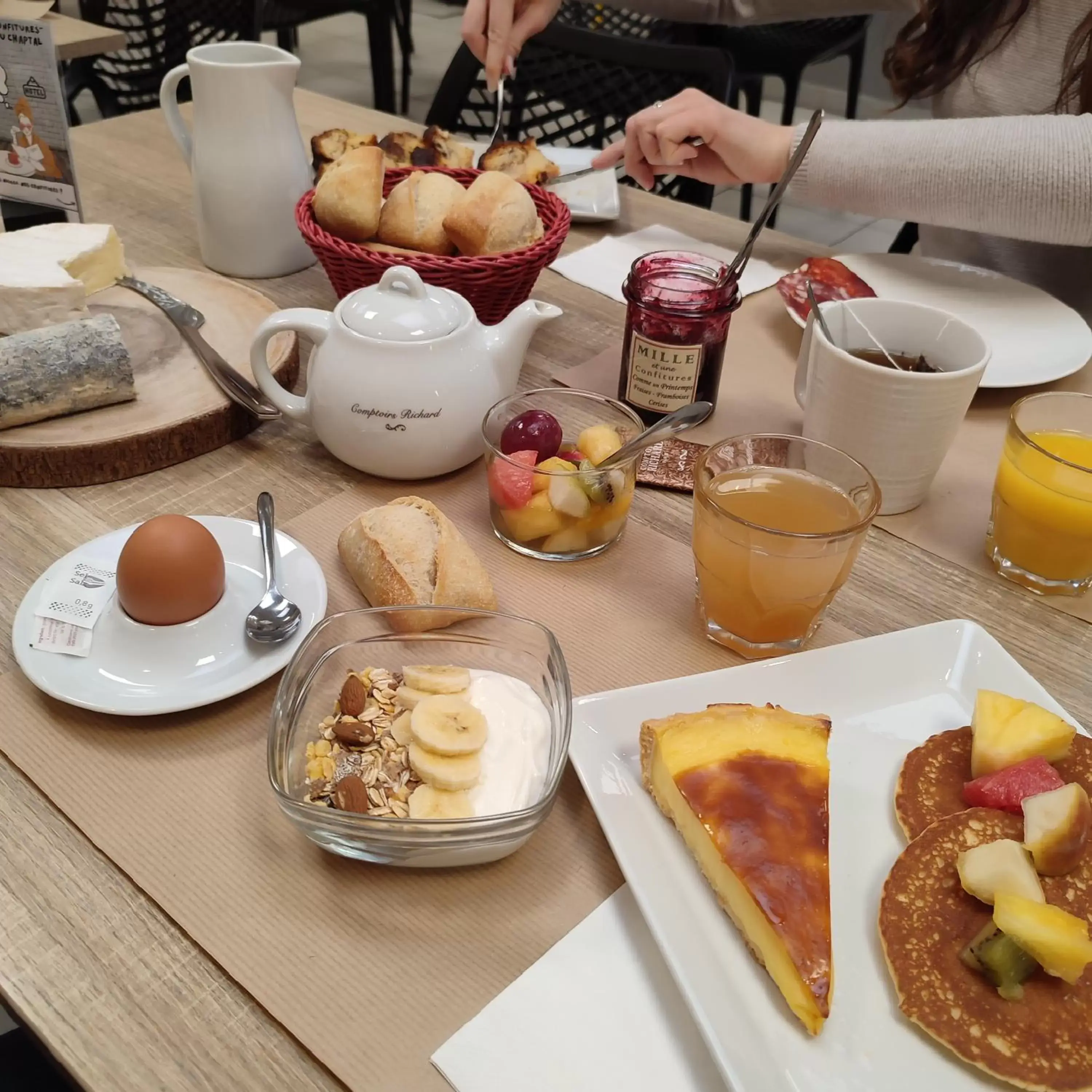 Buffet breakfast in Logis Hôtel Restaurant Chaptal, Amboise