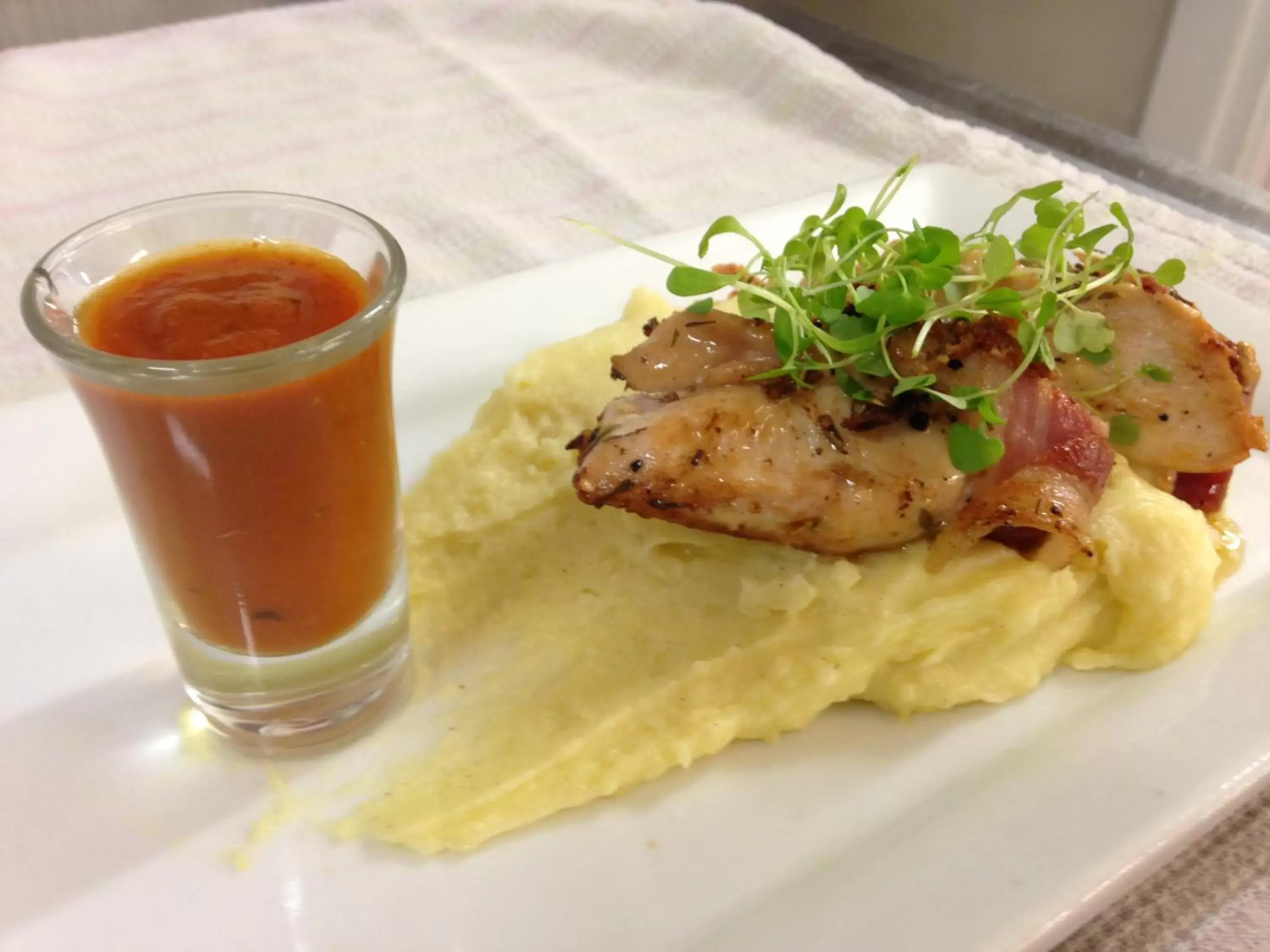 Food and drinks in The Ashley Hotel Greymouth Food and drinks in The Ashley Hotel Greymouth