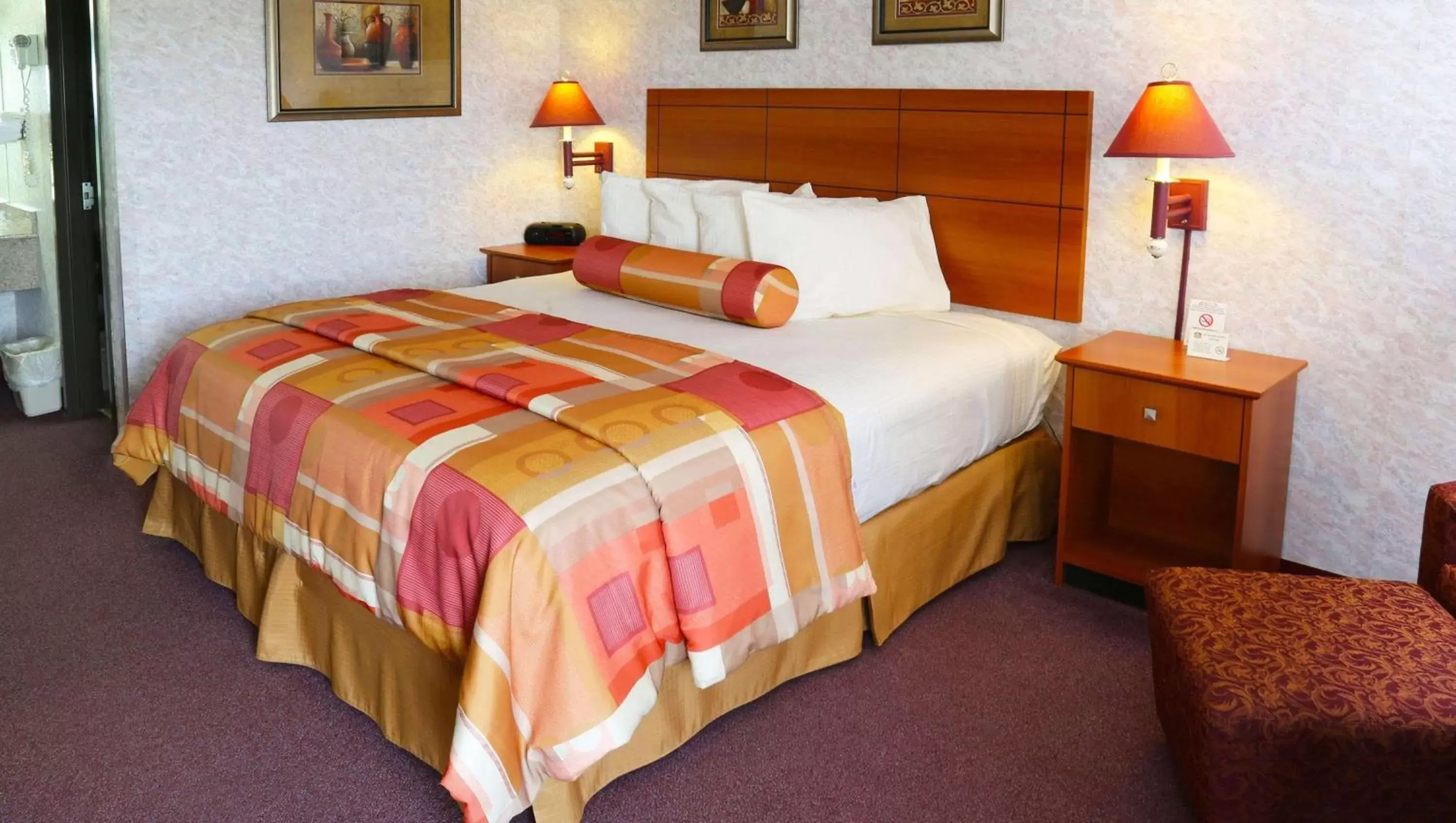 Photo of the whole room in Magnuson Hotel Howell/Brighton Photo of the whole room in Magnuson Hotel Howell/Brighton