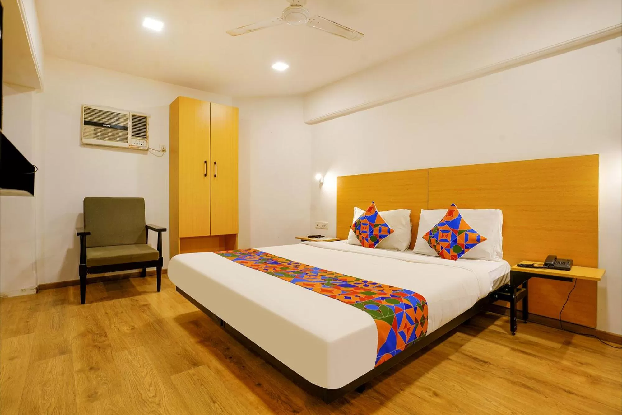 Communal lounge/ TV room, Bed in FabExpress Highway Residency