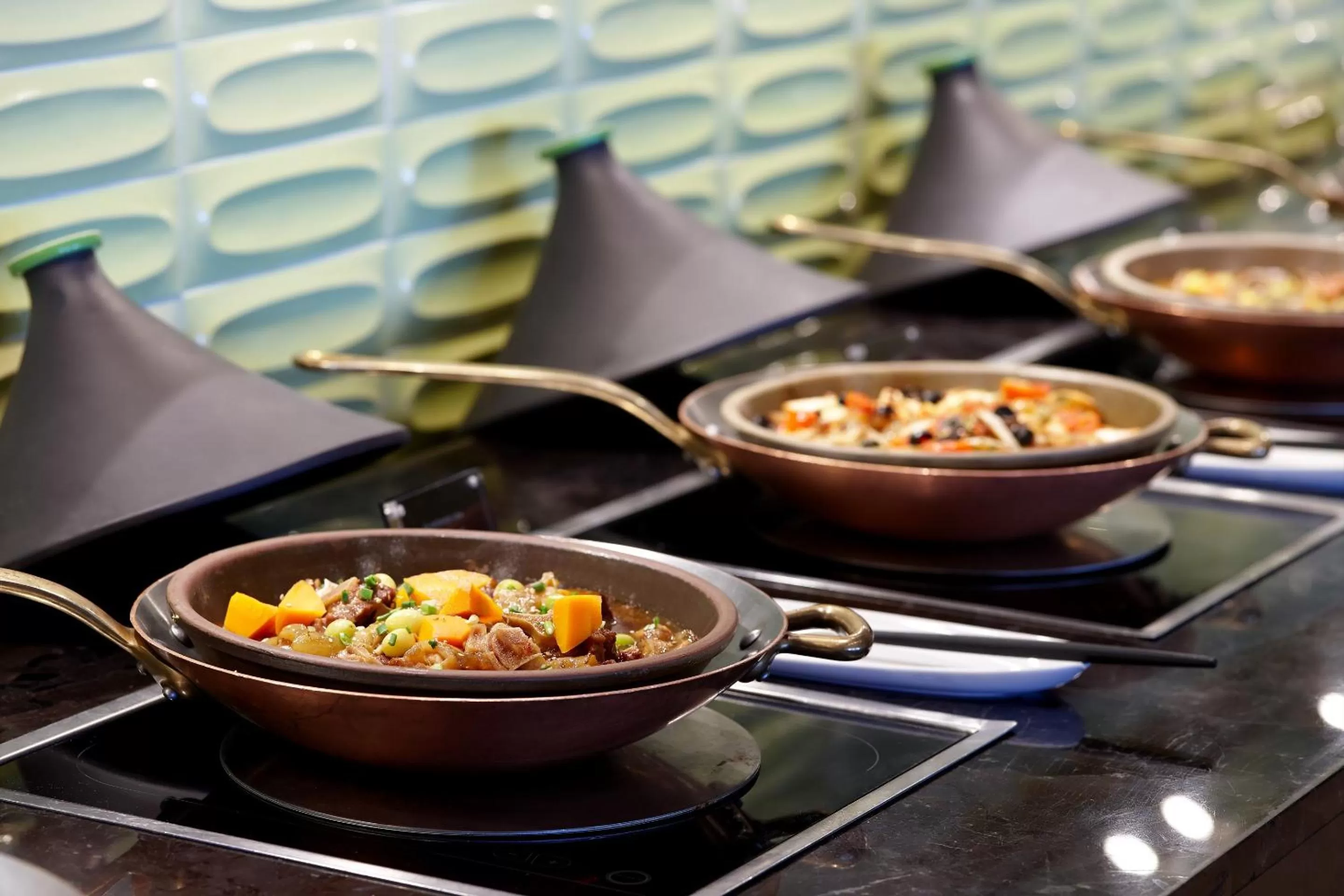 Restaurant/places to eat in Paradise Hotel Busan