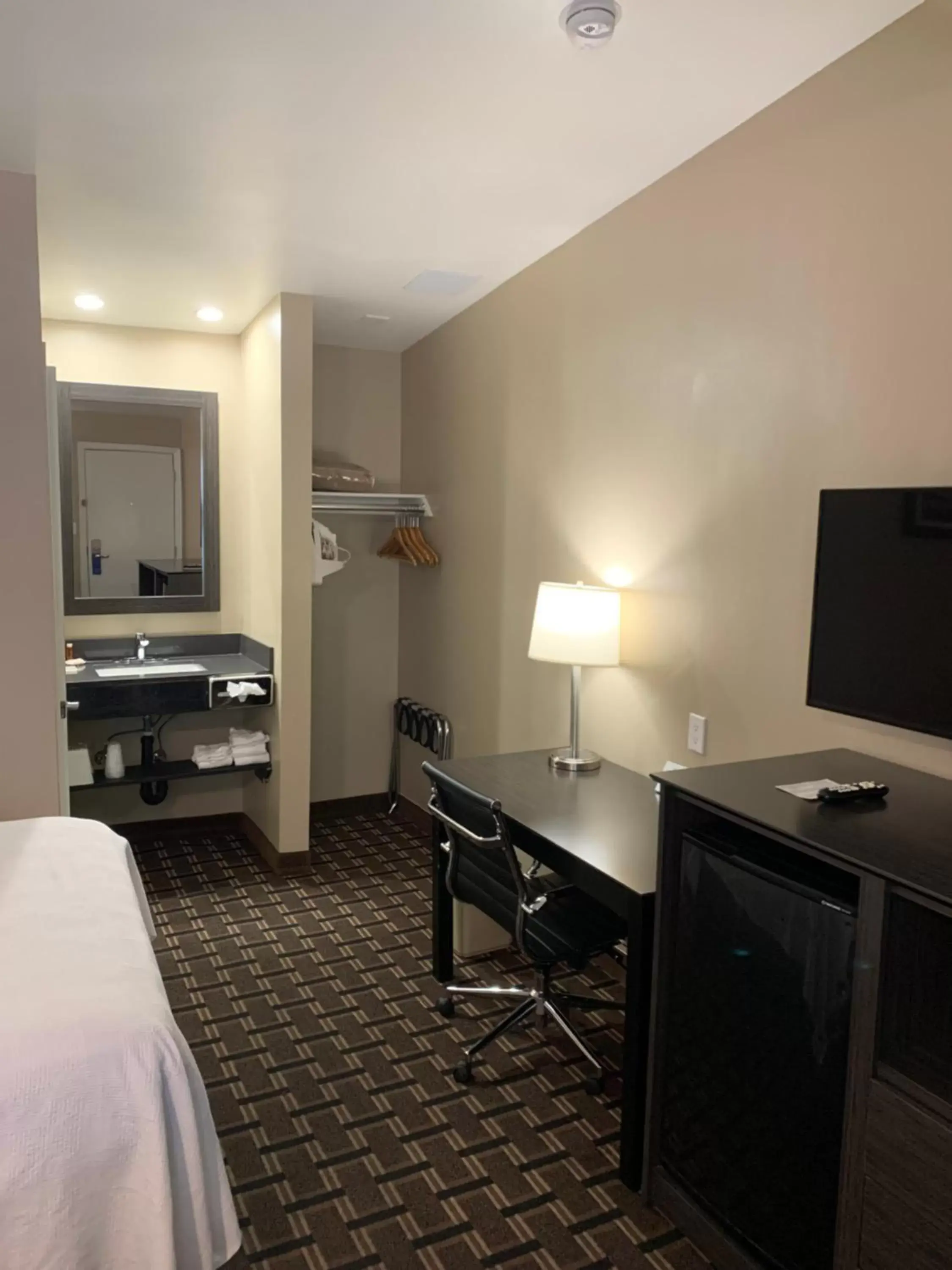 Bedroom, Bed in Black Jack Inn Bedroom, Bed in Black Jack Inn