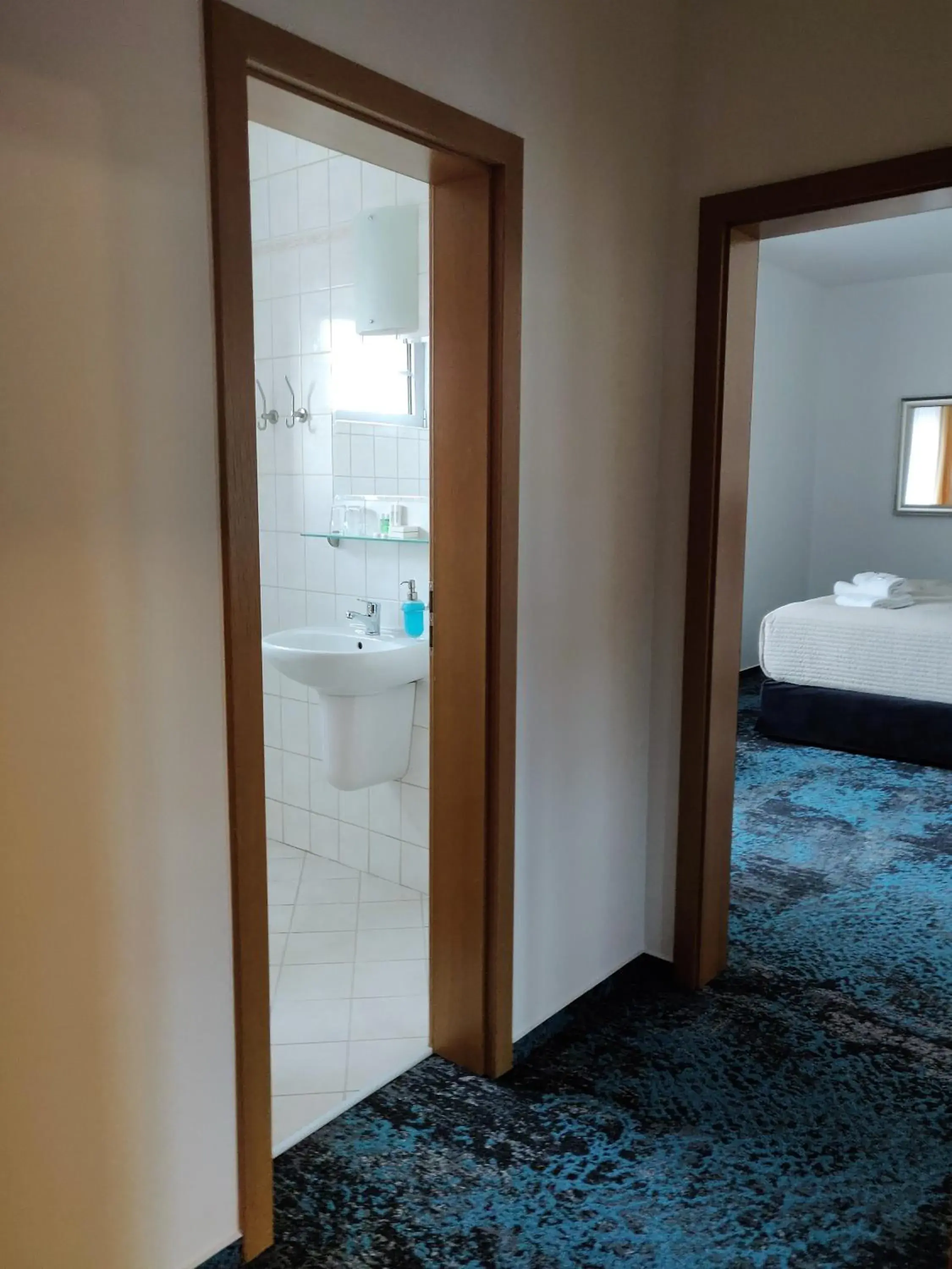 Bathroom in Hotel Oya