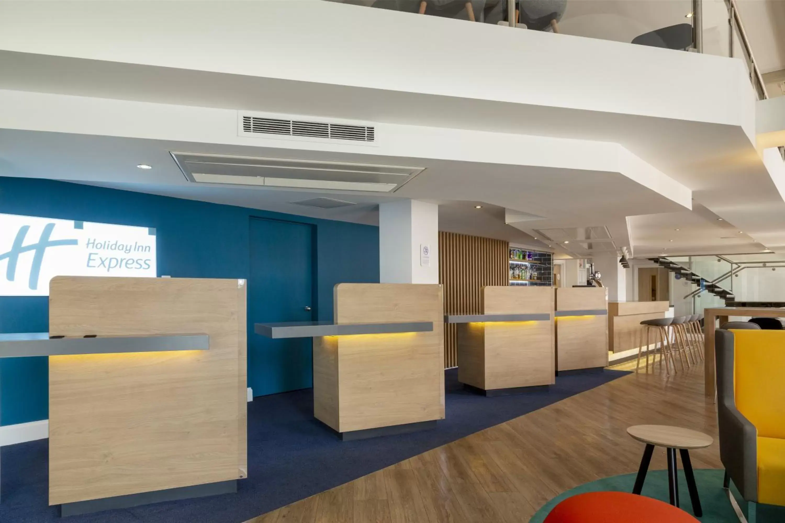 Property building, Lobby/Reception in Holiday Inn Express Edinburgh City Centre, an IHG Hotel