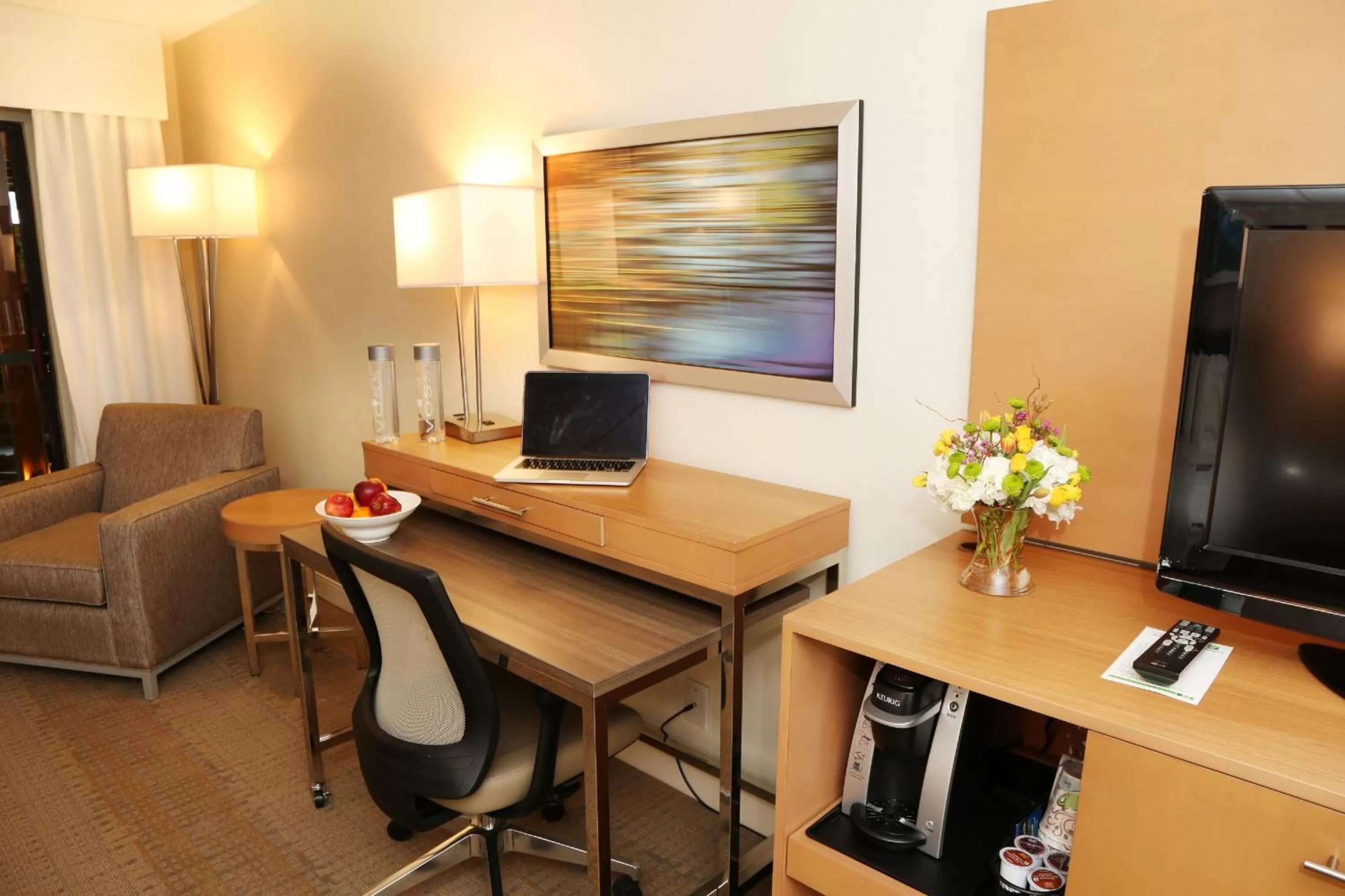 Photo of the whole room in enVision Hotel & Conference Center Mansfield-Foxboro