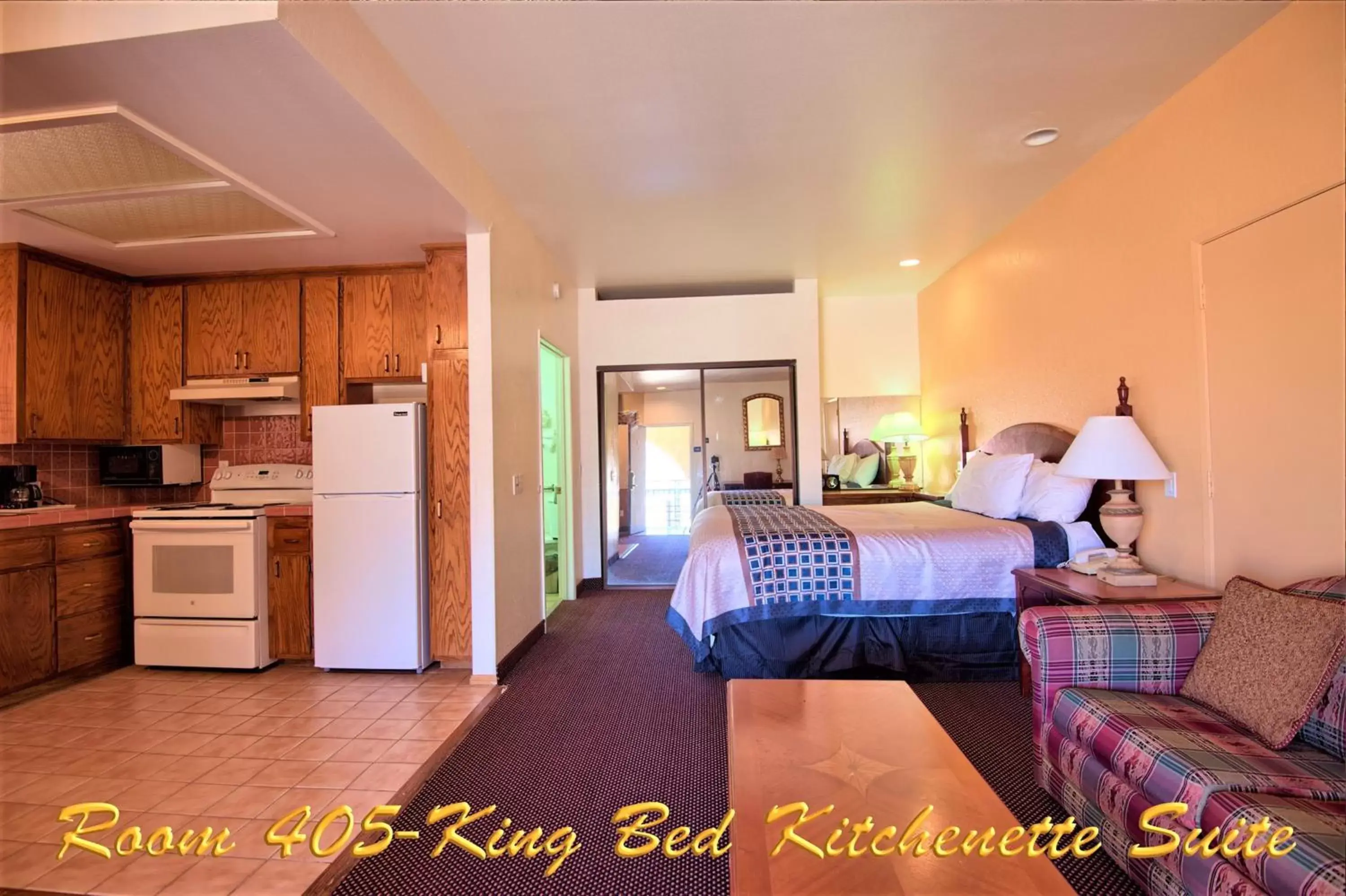 Kitchen or kitchenette in Americas Best Value Inn and Suites -Yucca Valley