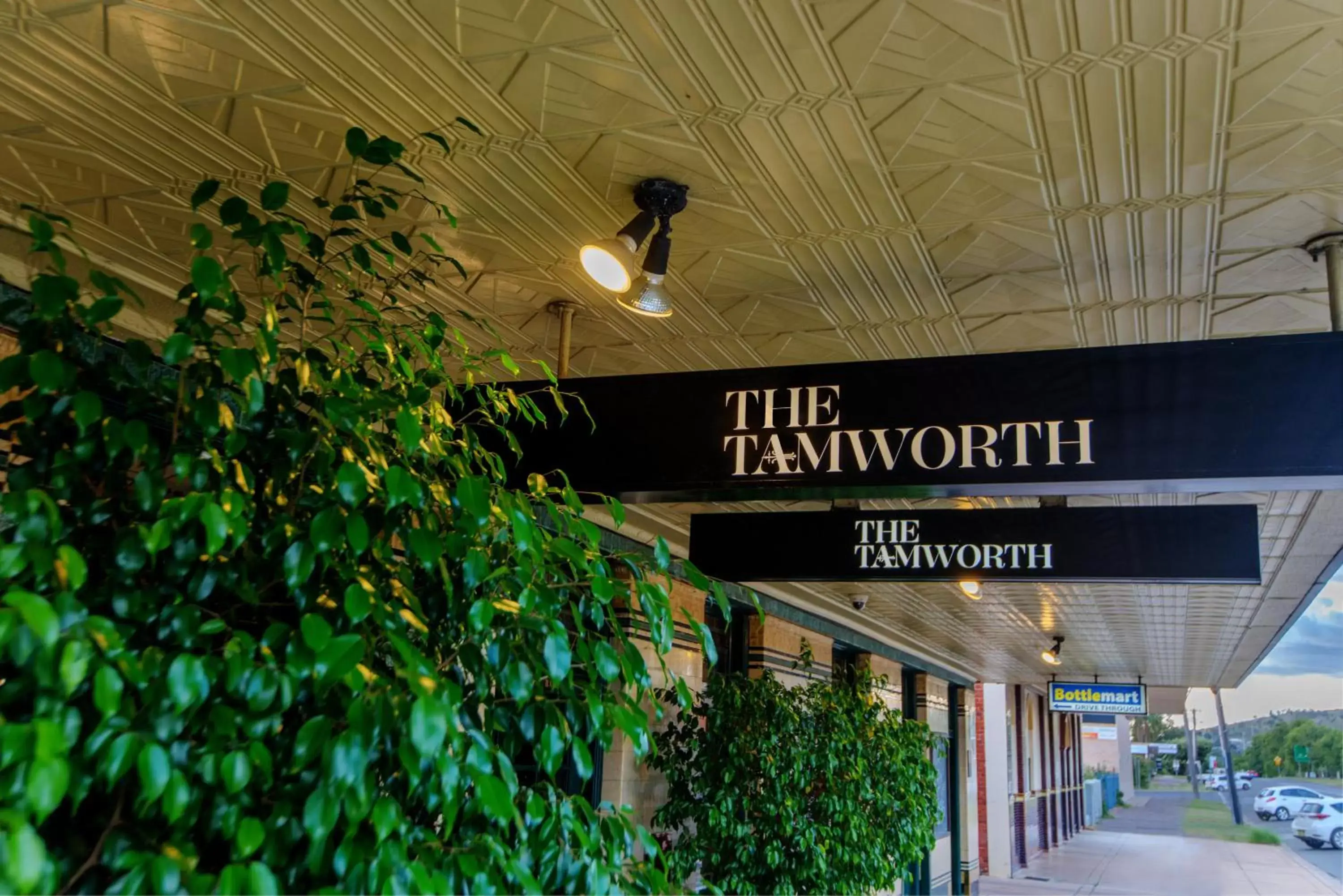 Facade/entrance in The Tamworth Hotel
