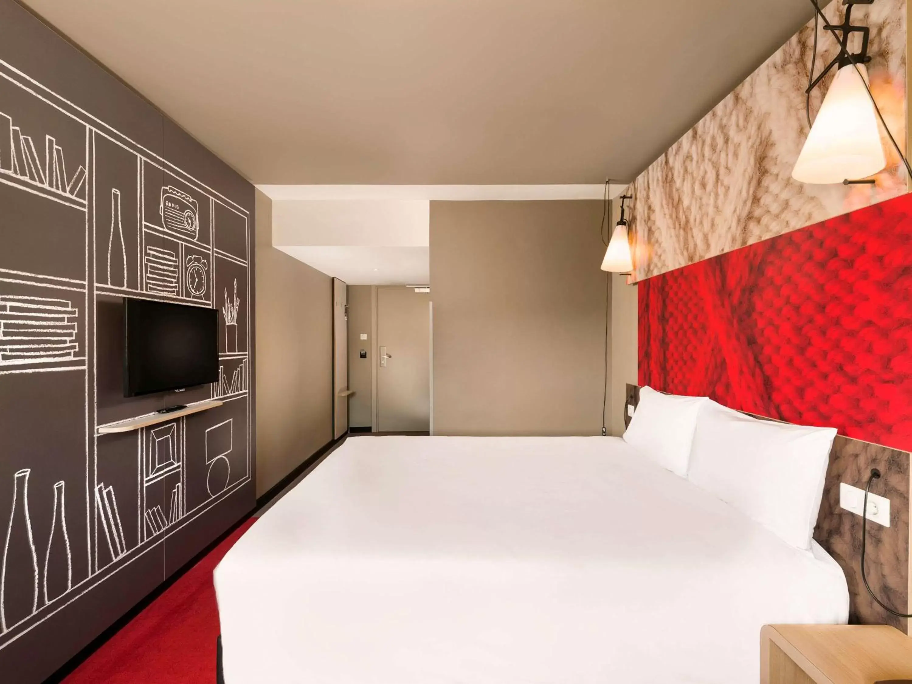 Photo of the whole room, Bed in ibis Budapest Castle Hill Photo of the whole room, Bed in ibis Budapest Castle Hill