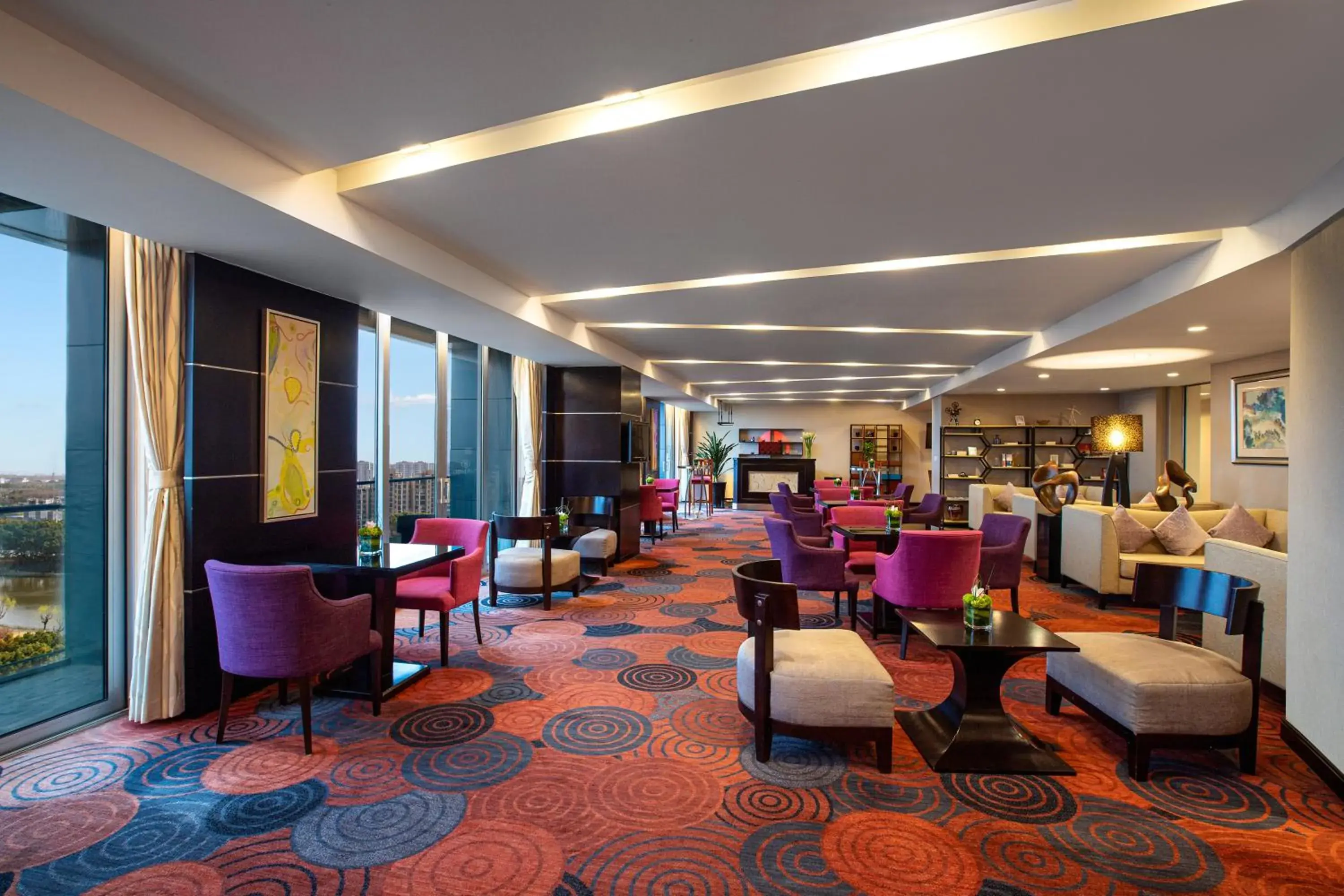 Restaurant/places to eat, Lounge/Bar in Crowne Plaza Shanghai Xiayang Lake, an IHG Hotel