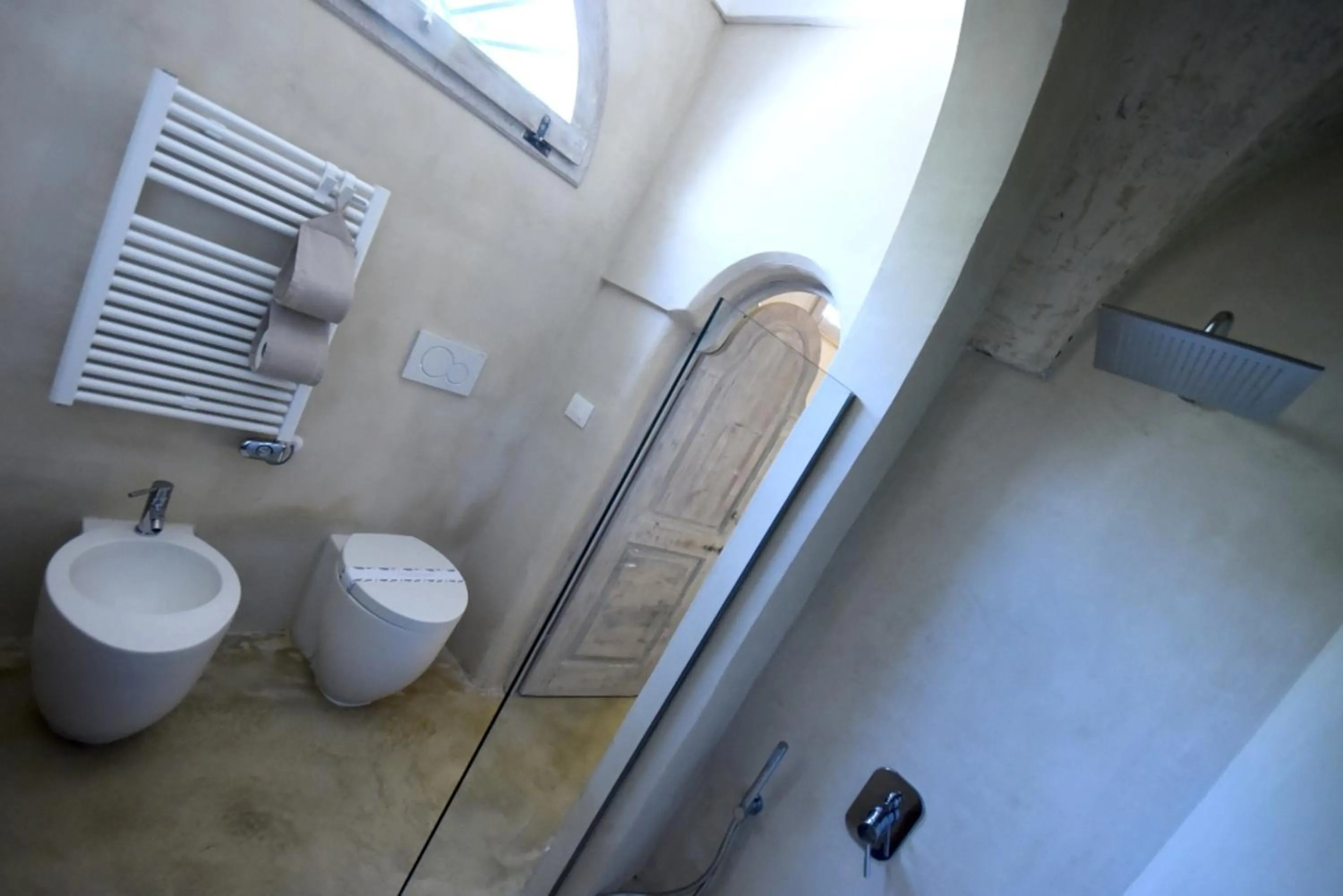 Bathroom in Palazzo Castriota