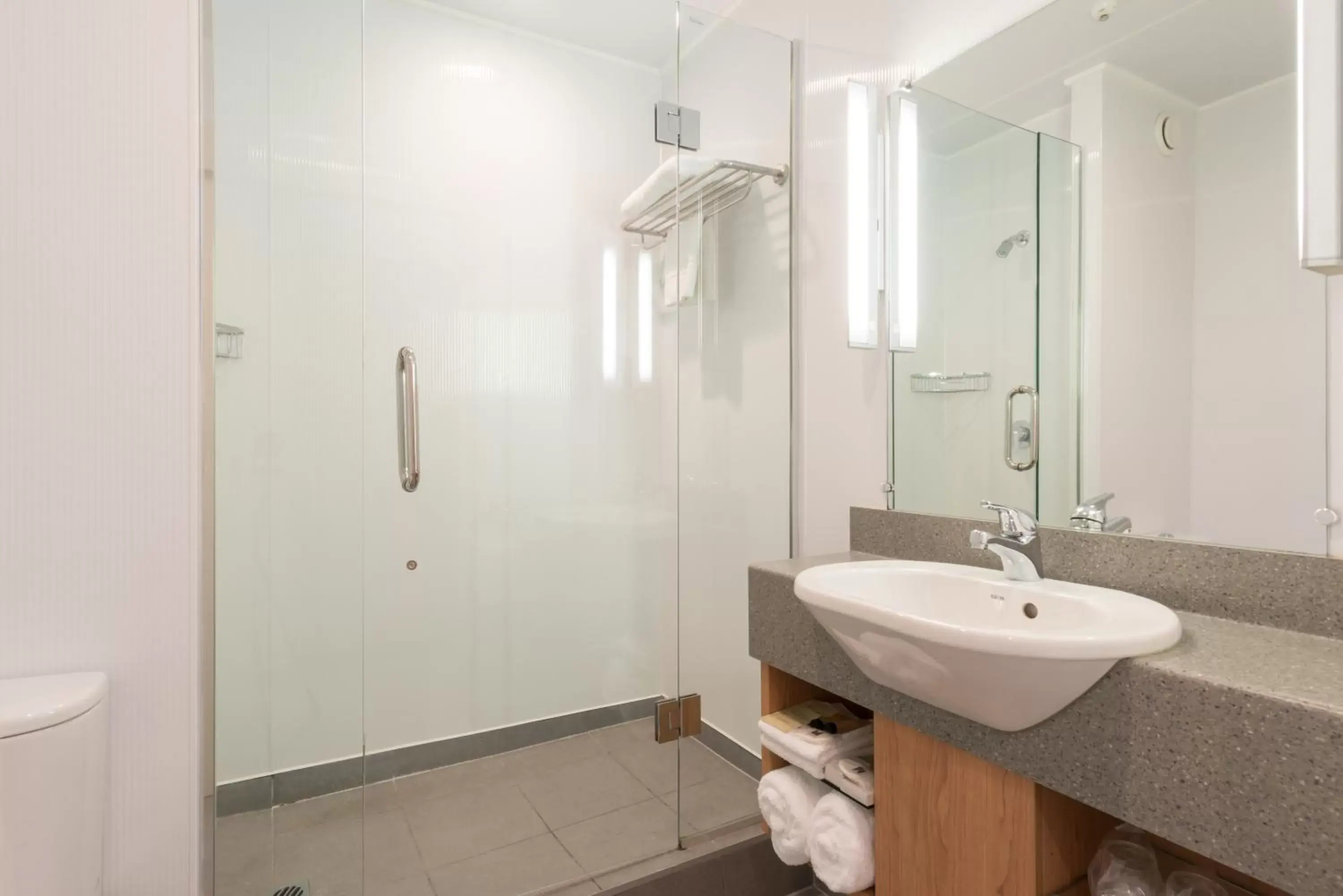 Bathroom in Kingsgate Hotel Autolodge Paihia Bathroom in Kingsgate Hotel Autolodge Paihia