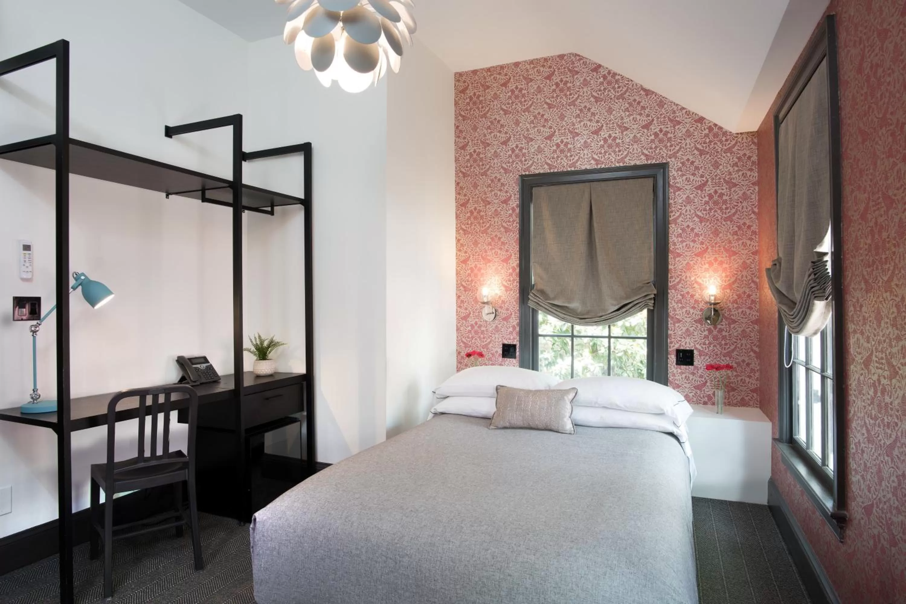 Photo of the whole room, Bed in The Poppy Georgetown Guesthouse and Gardens