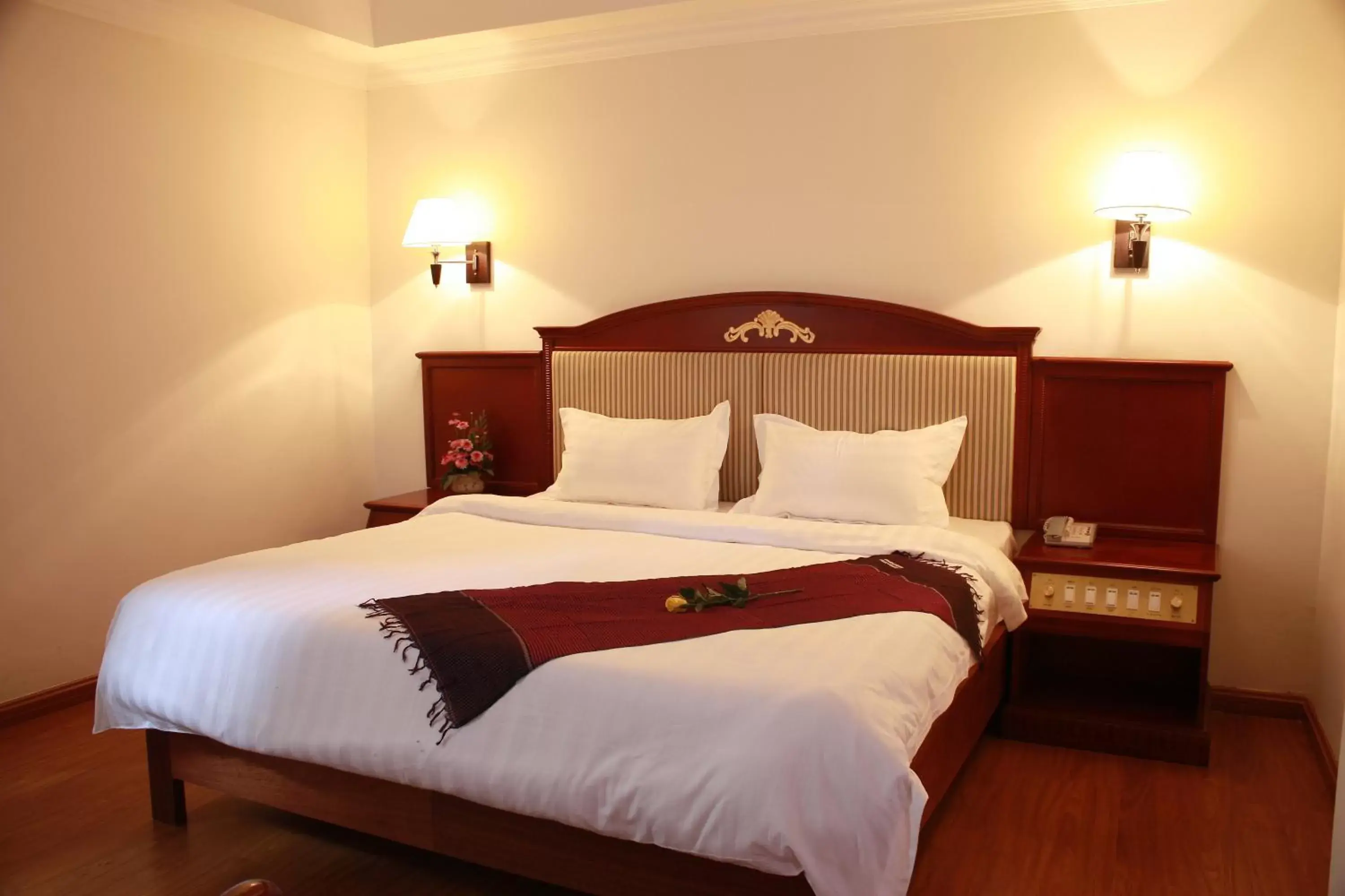 Bed in Lux Riverside Hotel & Apartment