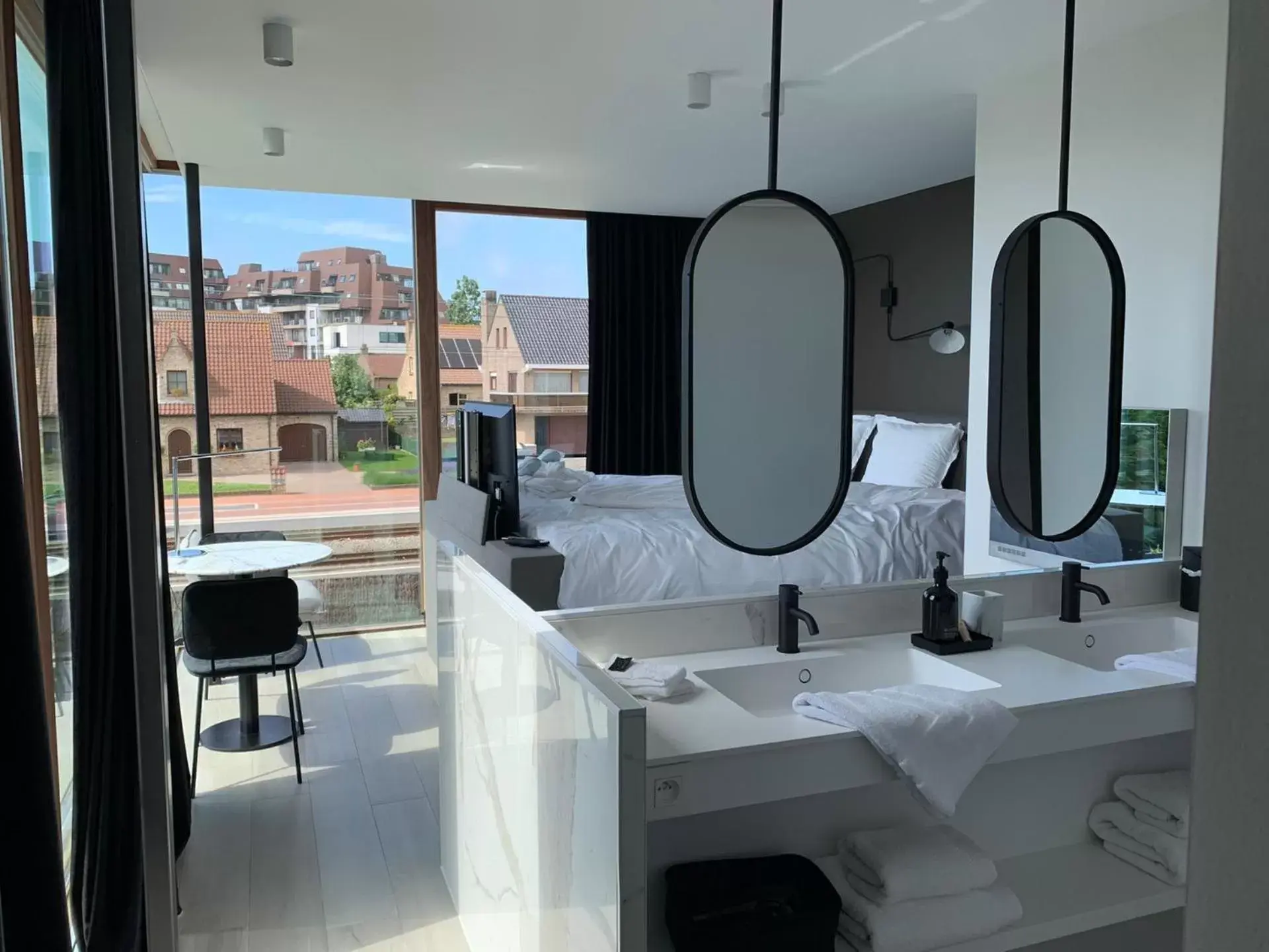 King Room with Spa Bath - single occupancy in Per Sea King Room with Spa Bath - single occupancy in Per Sea