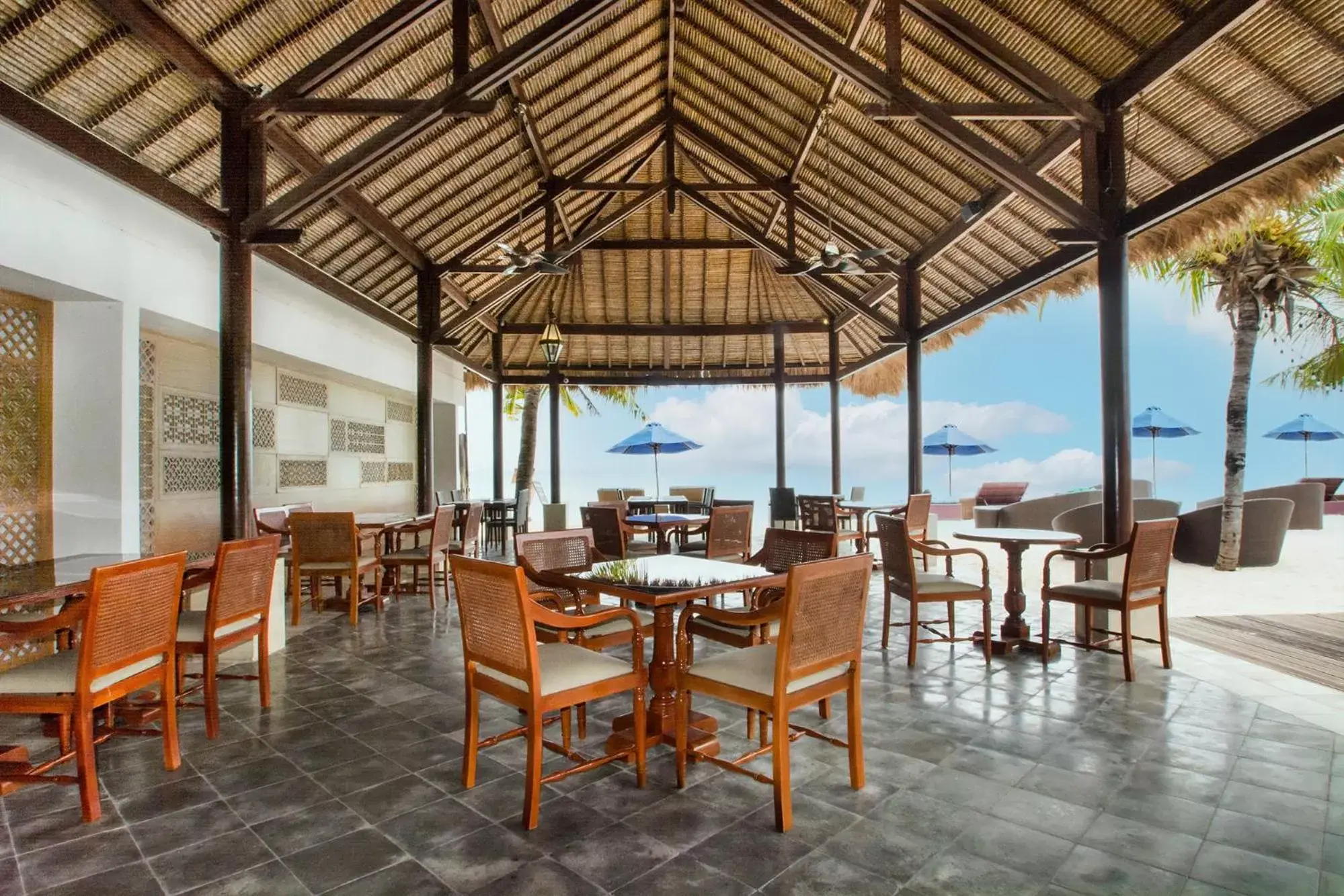 Restaurant/Places to Eat in Lembongan Beach Club & Resort