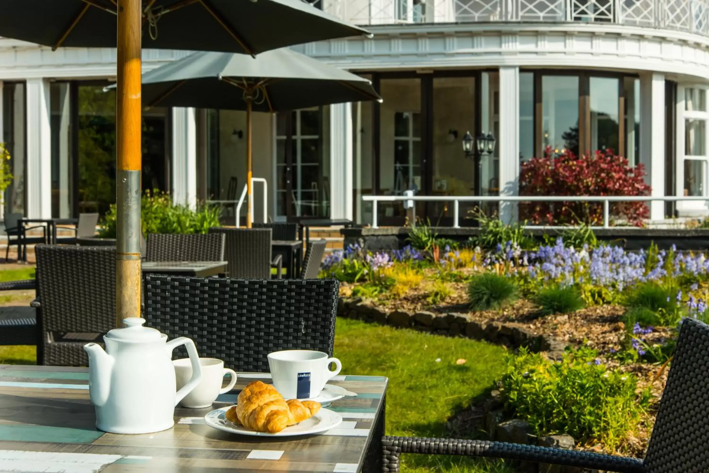 Restaurant/places to eat in Cliffden Hotel Restaurant/places to eat in Cliffden Hotel