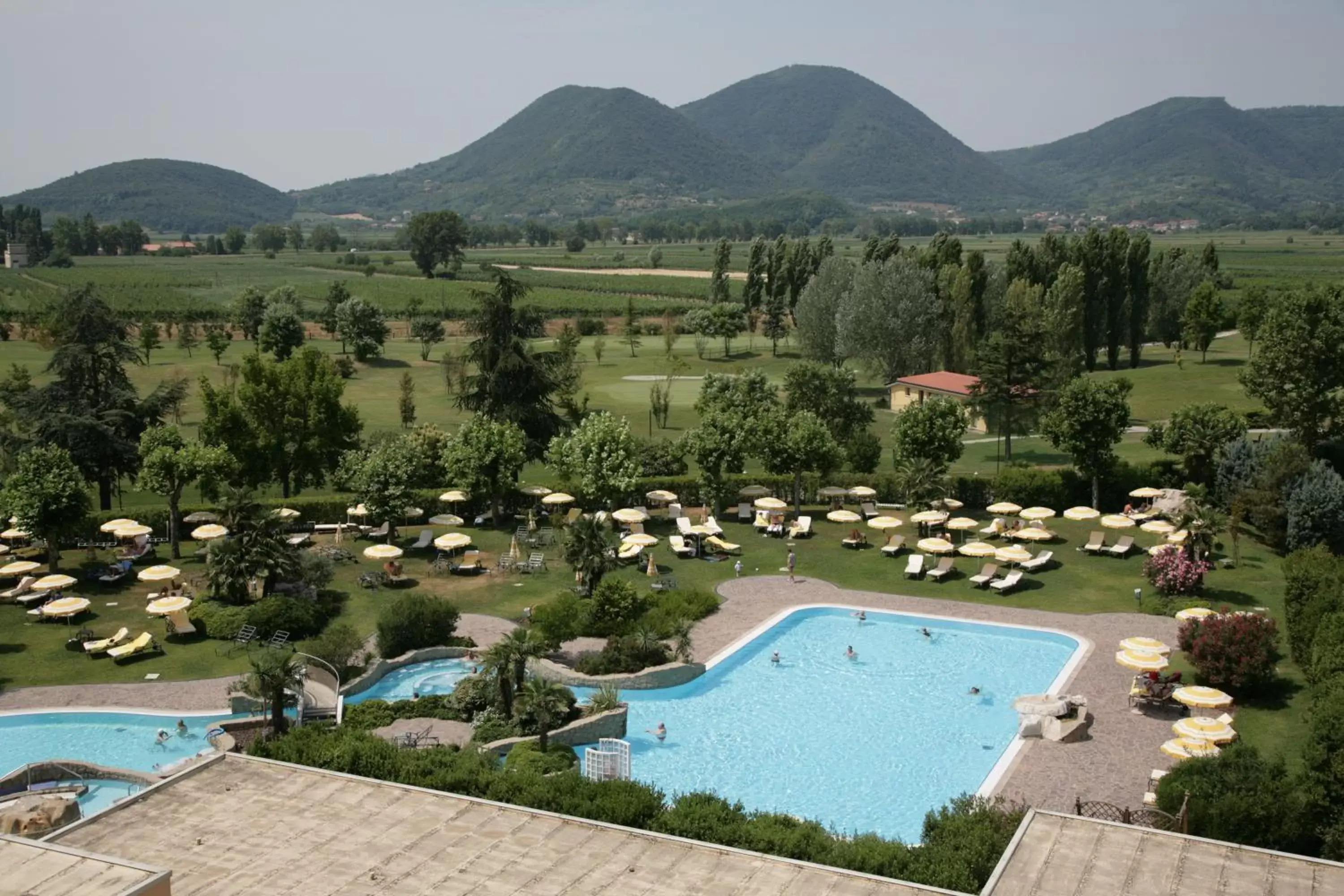 Bird's eye view, Pool View in Hotel Splendid