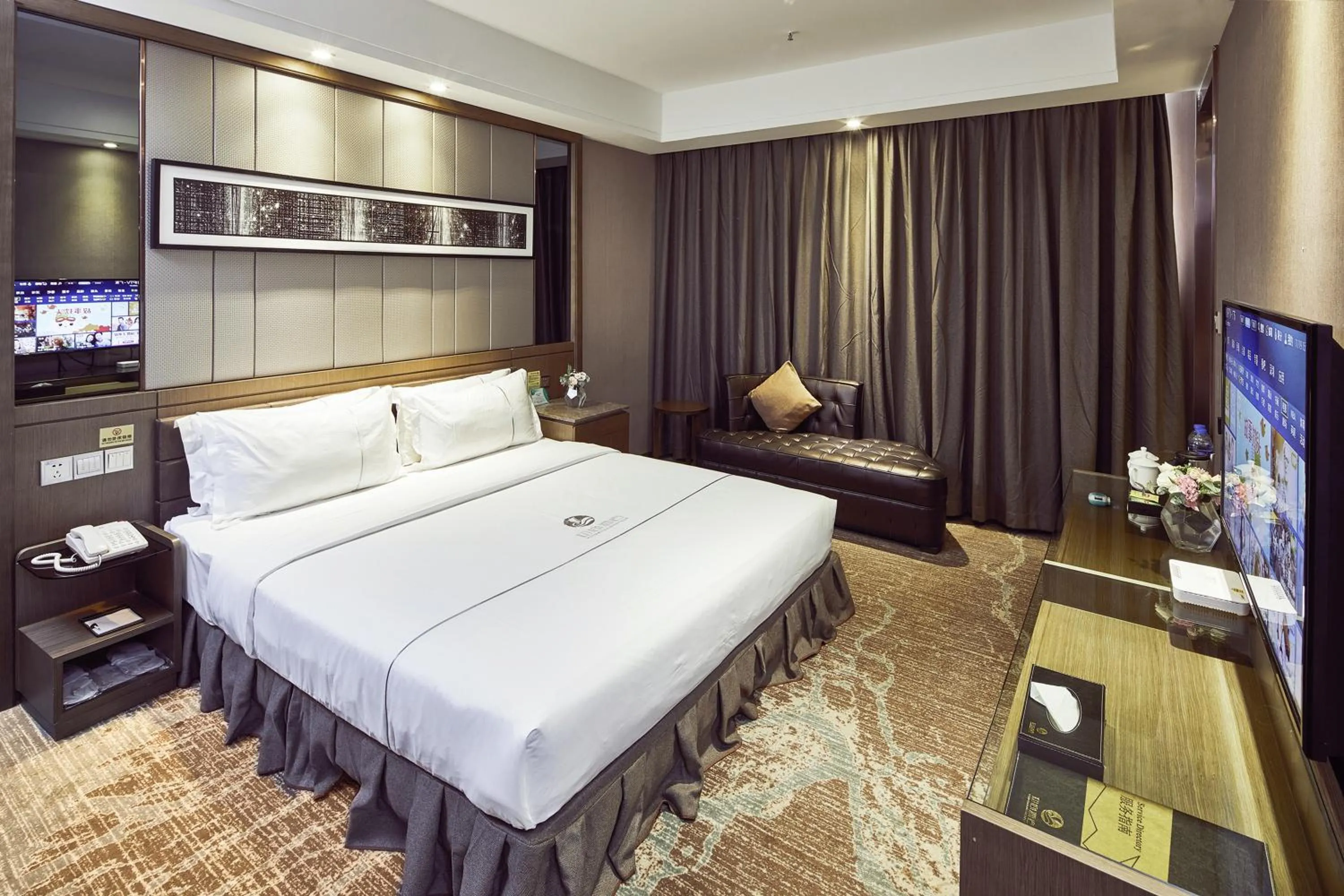 Bed in INSAIL Hotel (Shenzhen Dongmen Branch)