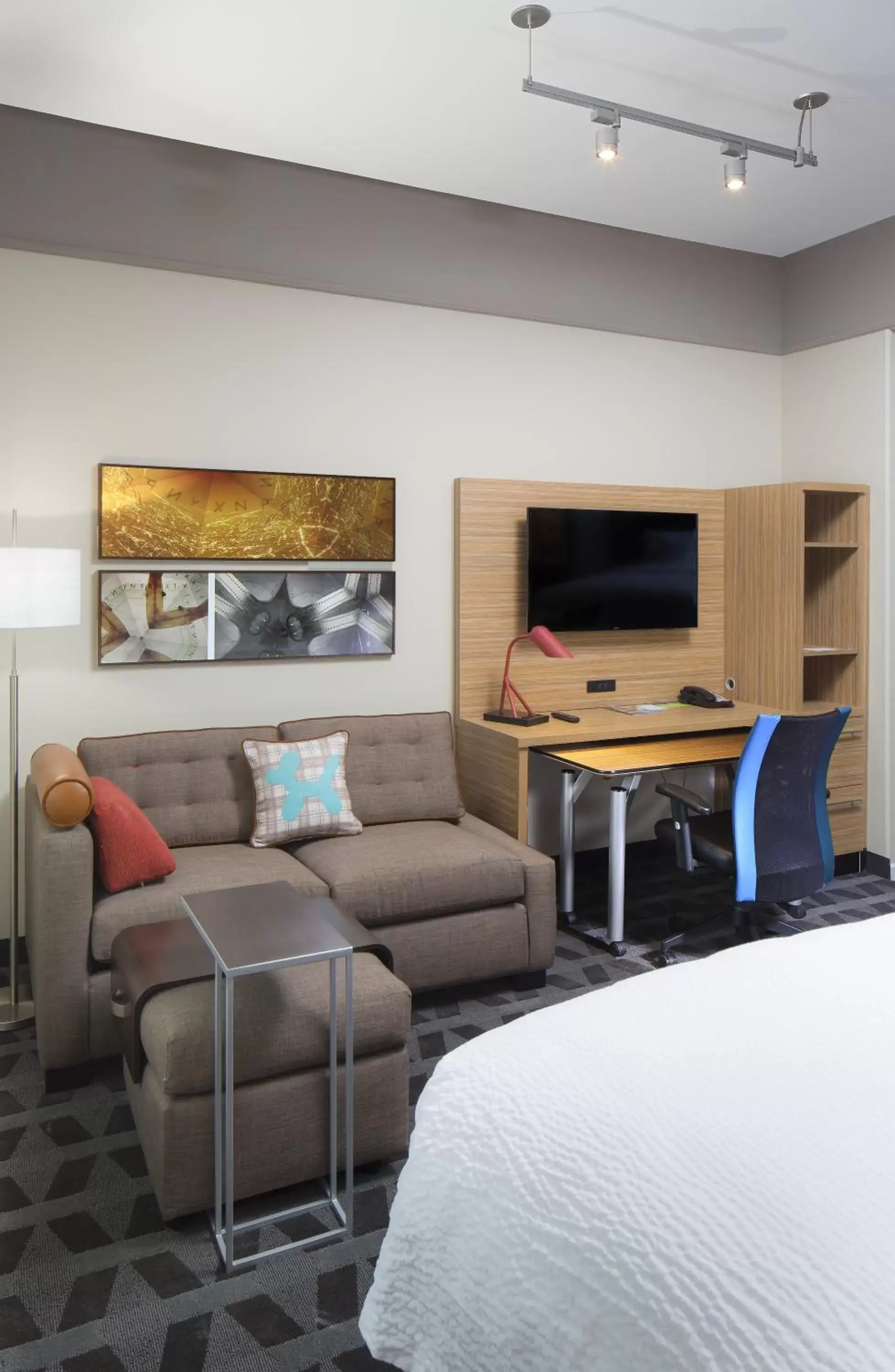 Seating area, TV/Entertainment Center in TownePlace Suites by Marriott Swedesboro Logan Township