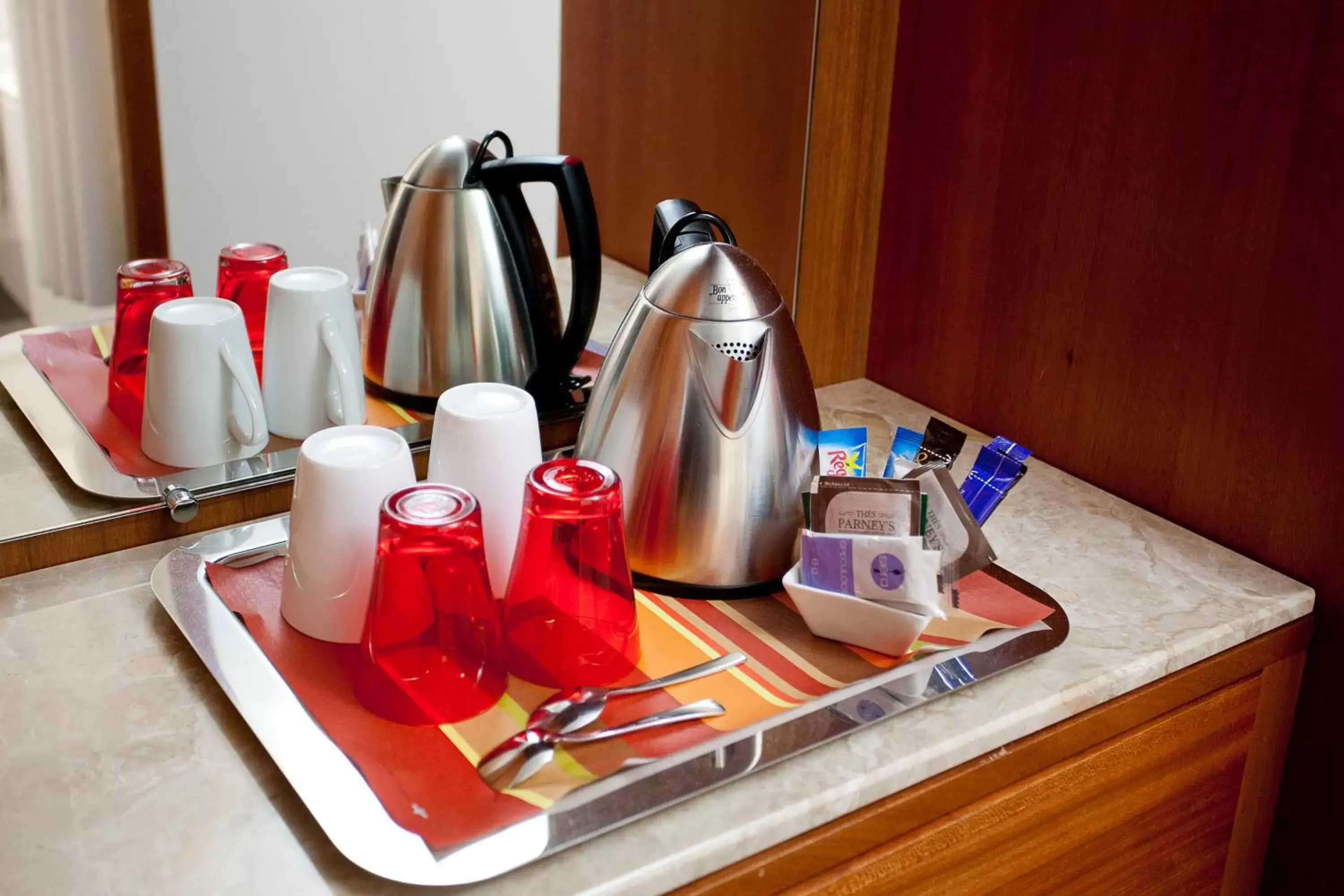 Coffee/tea facilities in Holiday Inn Bordeaux Sud - Pessac, an IHG Hotel