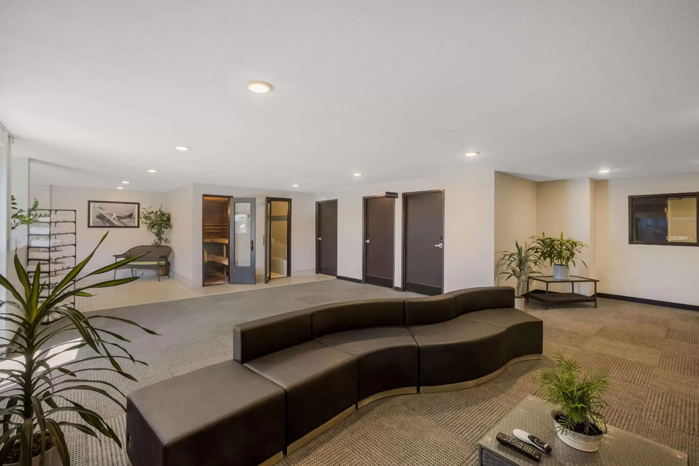 Lounge or bar, Seating Area in Hotel 28 Boise Airport, Ascend Hotel Collection