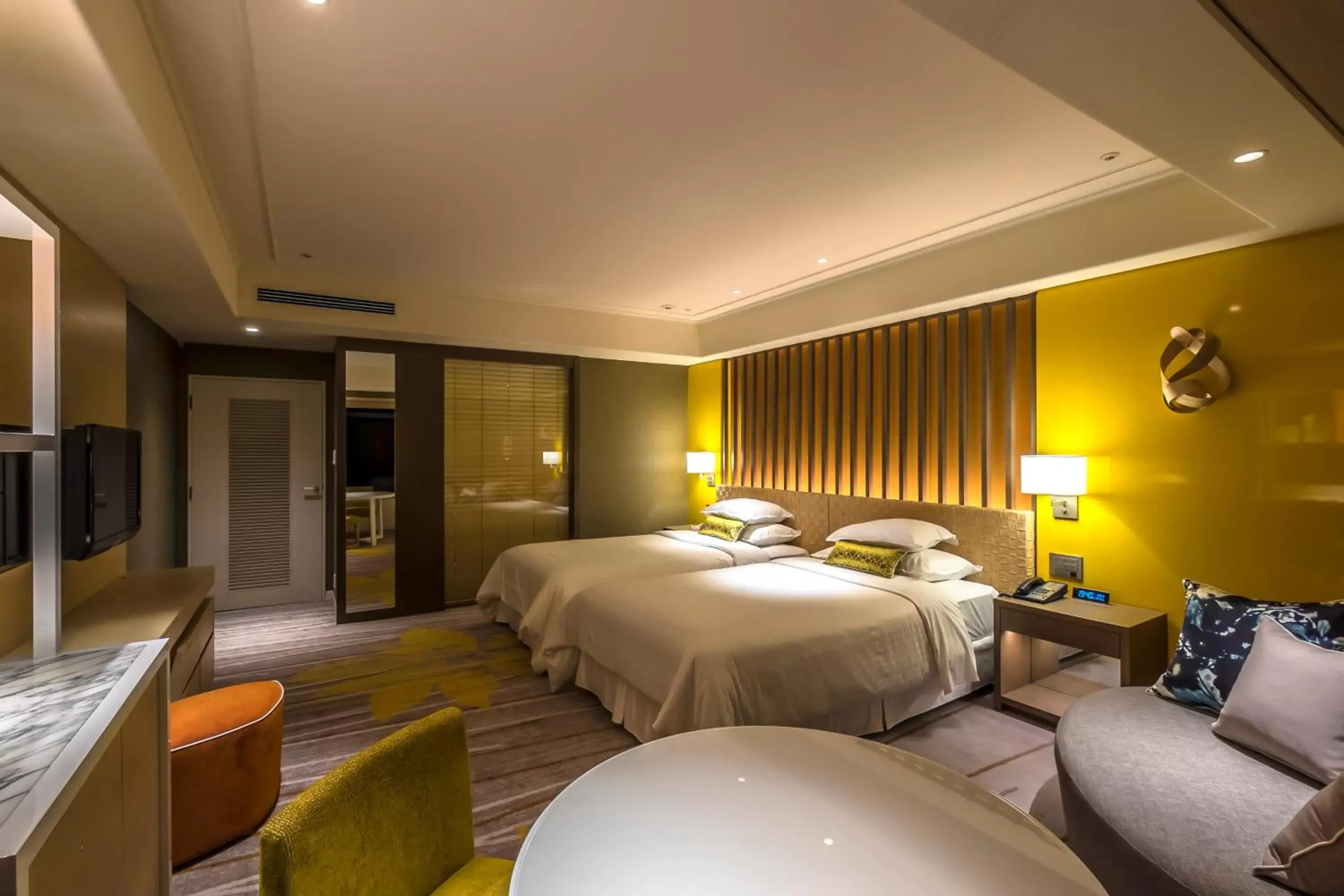 Bedroom, Bed in Sheraton Grande Ocean Resort