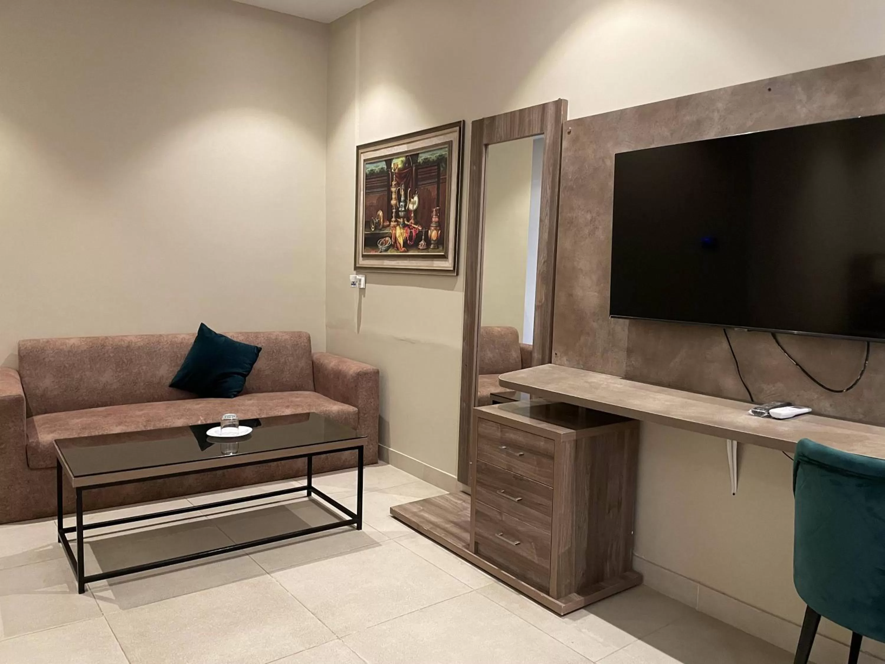 Communal lounge/ TV room in Hamsun Shahrah-e-Faisal