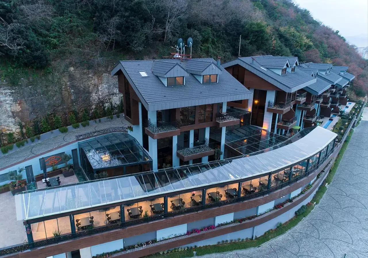 Property building, Bird's-eye View in Peerless Villas Hotel