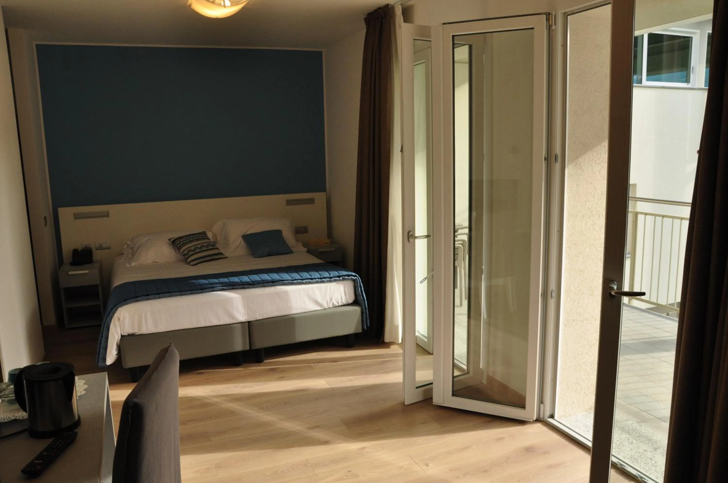 Photo of the whole room, Bed in Hotel Vischi