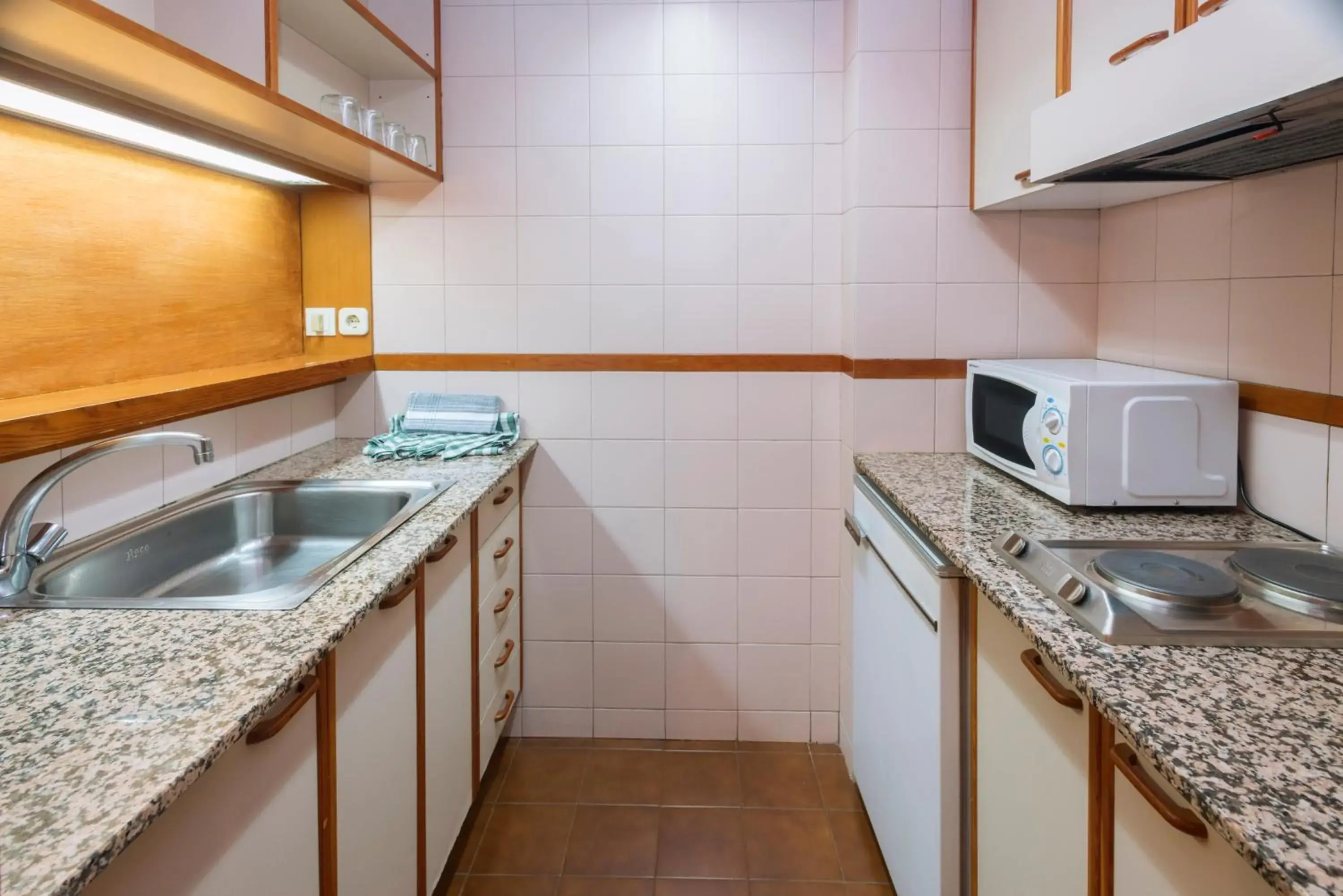 Kitchen or kitchenette, Kitchen/Kitchenette in Hotel & Aparthotel Cosmos