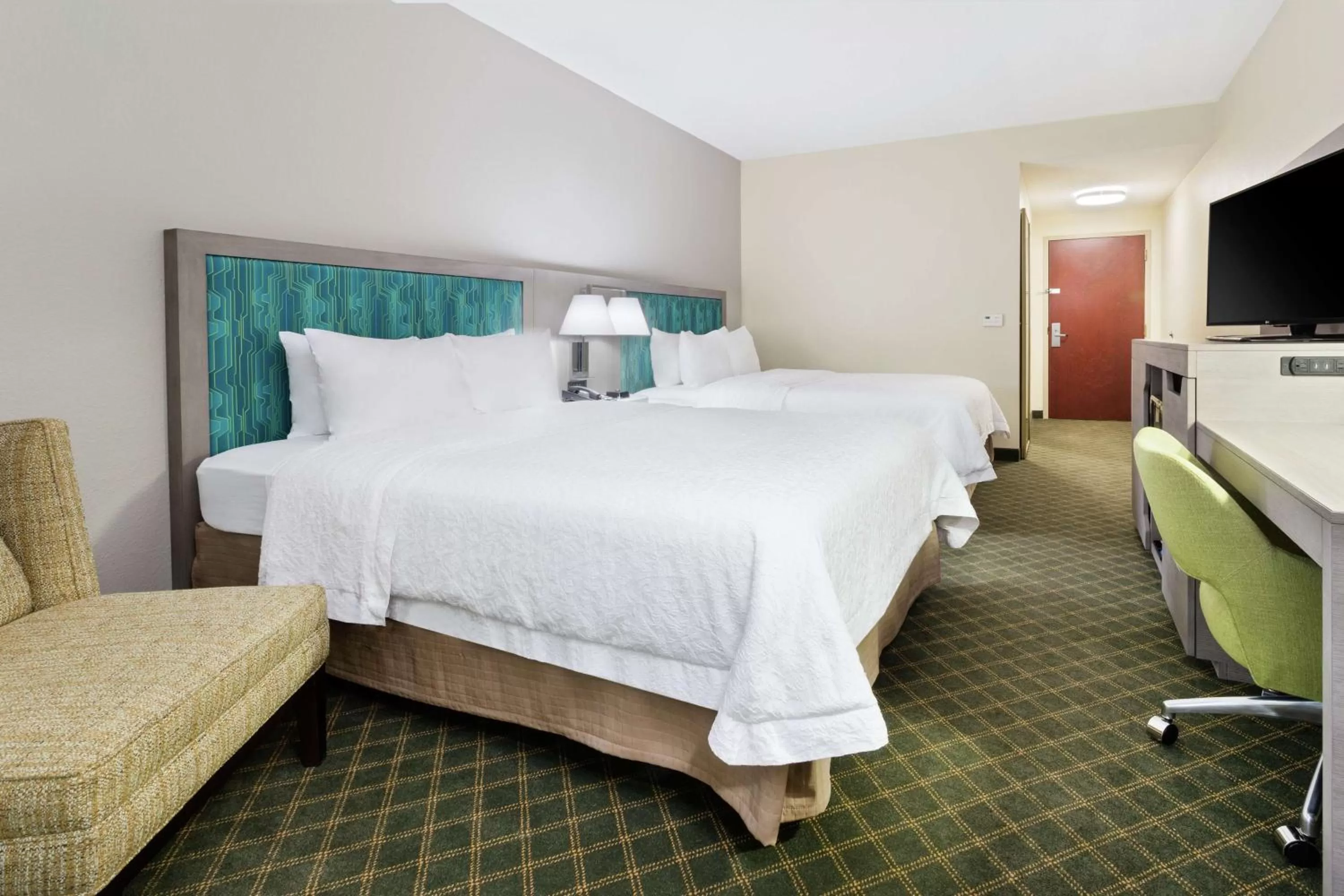 Bedroom, Bed in Hampton Inn West Palm Beach-Lake Worth-Turnpike