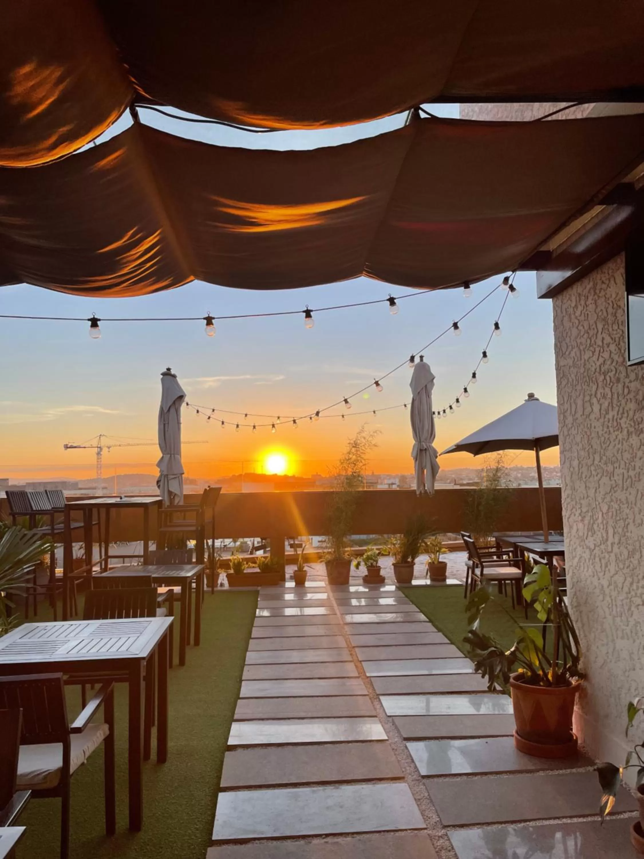 Restaurant/places to eat in MERCURE HOTEL