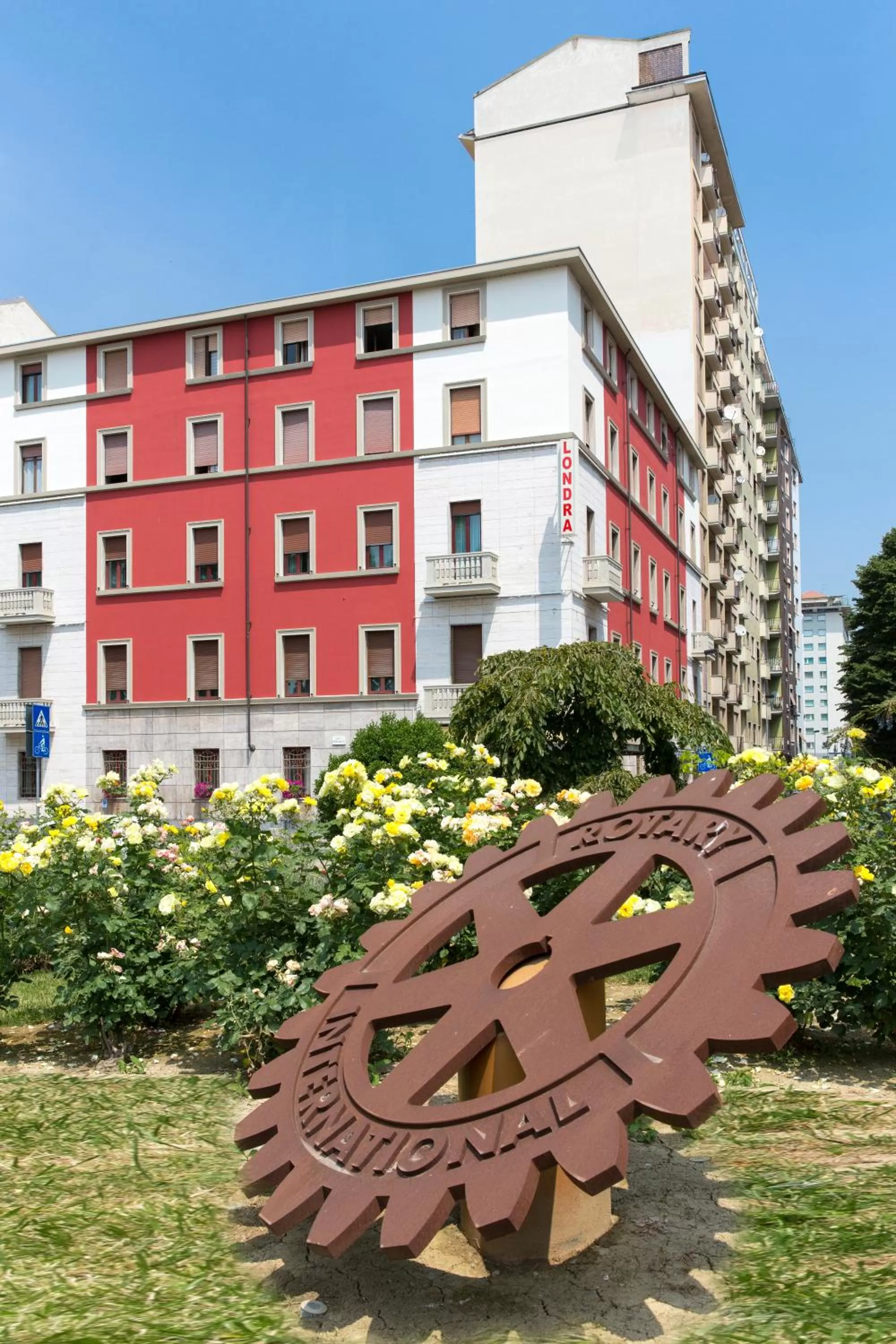 Property building in Hotel Londra