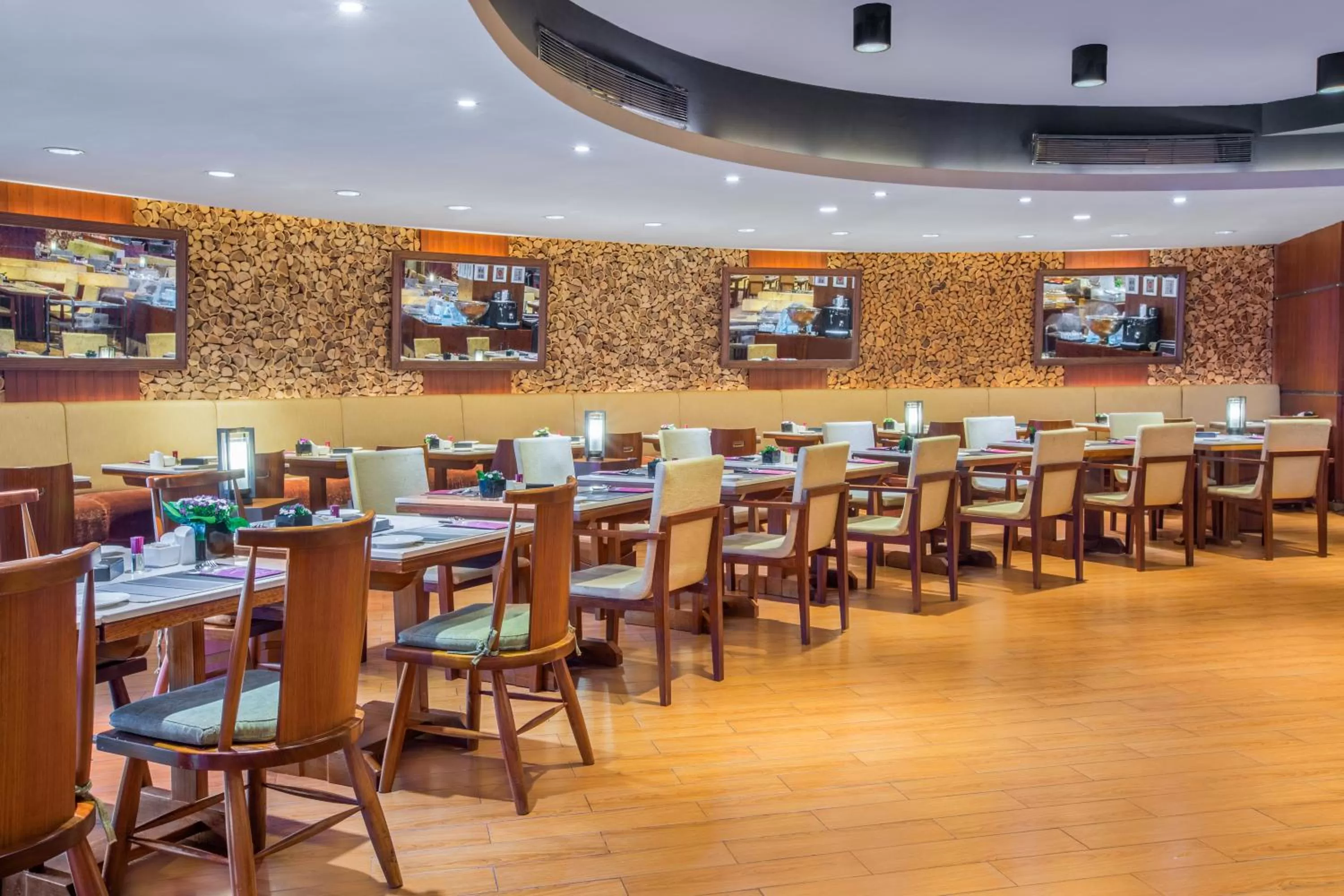 Breakfast in Crowne Plaza Guangzhou City Centre by IHG